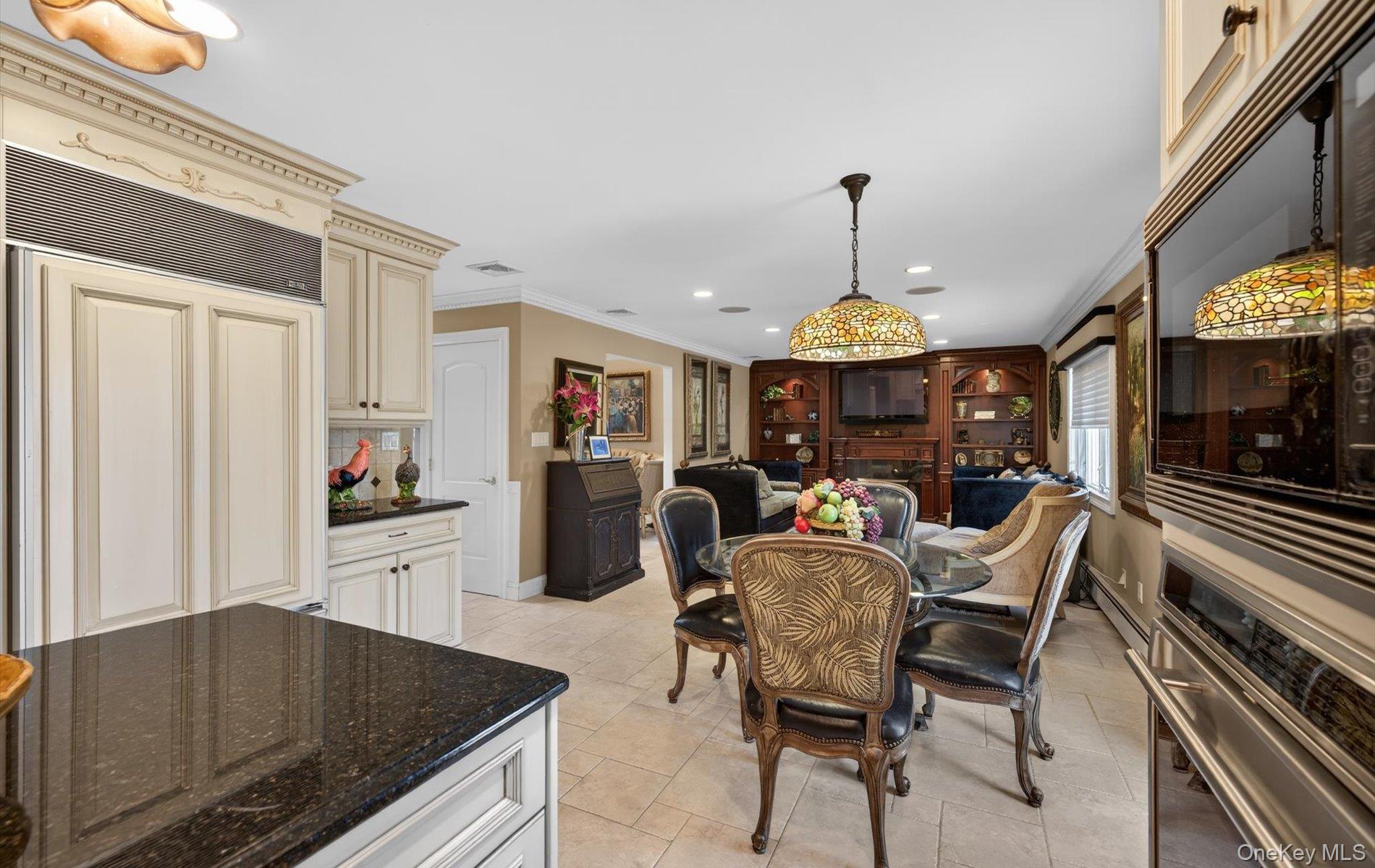 18 Chardonnay Road, Commack, NY 11725