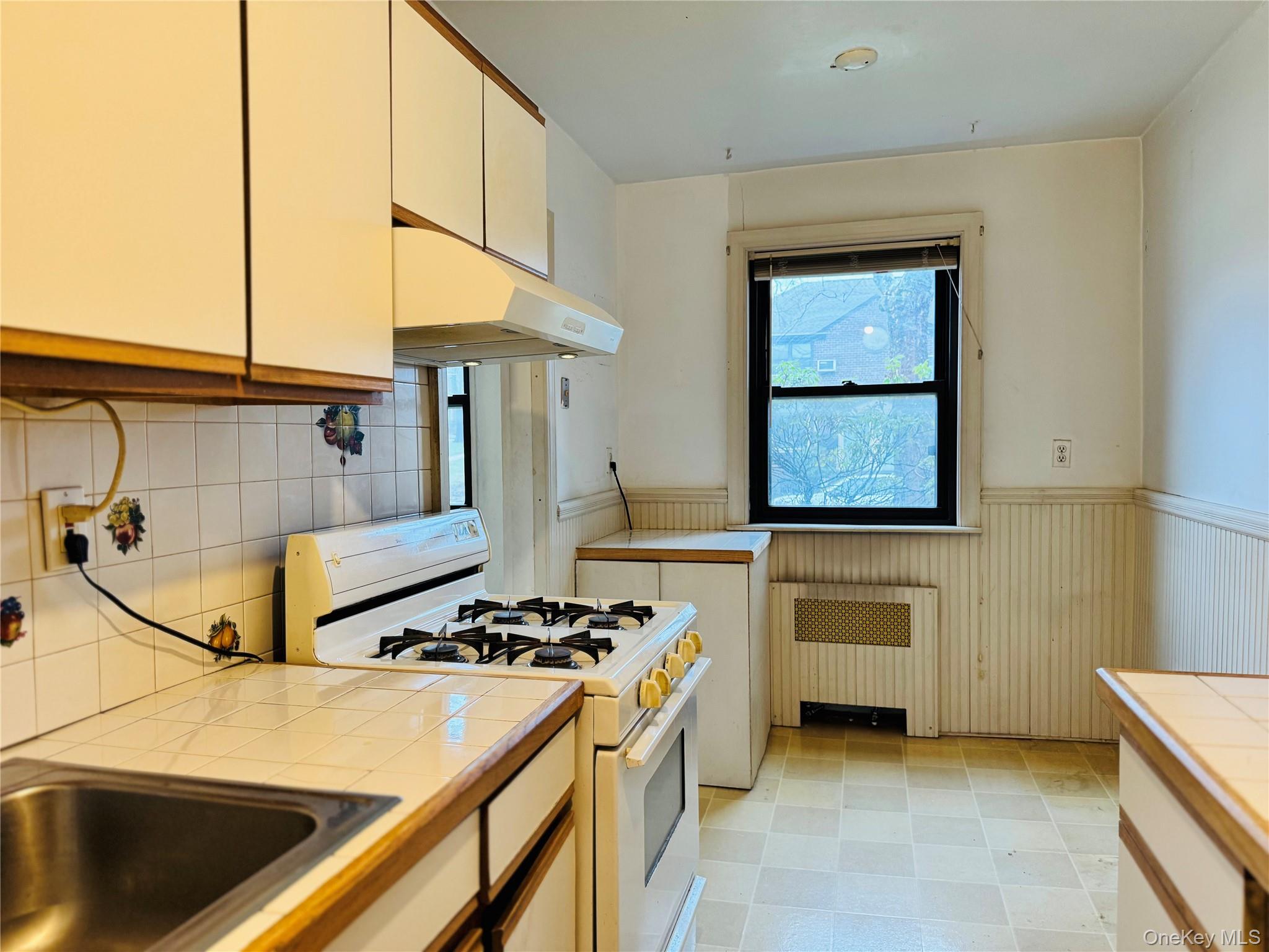 57-41 246TH Crescent # Lower, Douglaston, NY 11362