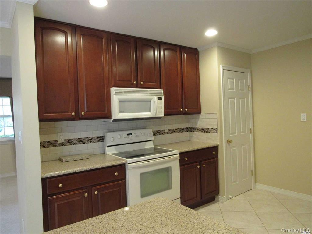 2702 Amen Corner, Riverhead, NY 11901