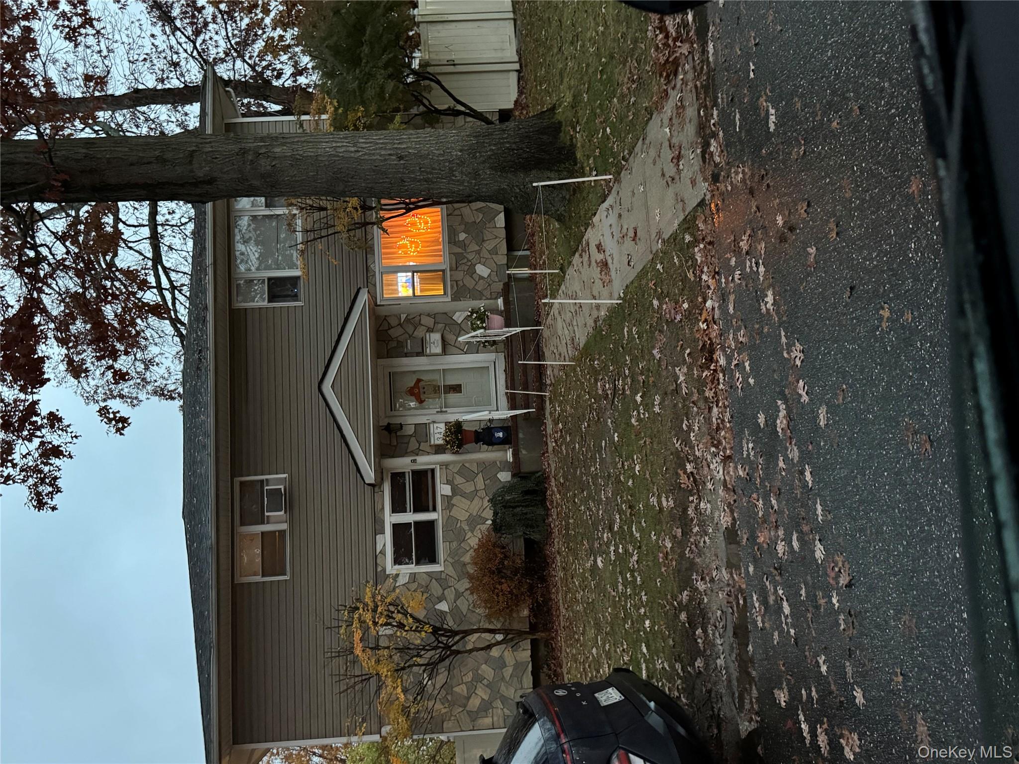 347 Lafayette Street, Copiague, NY 11726