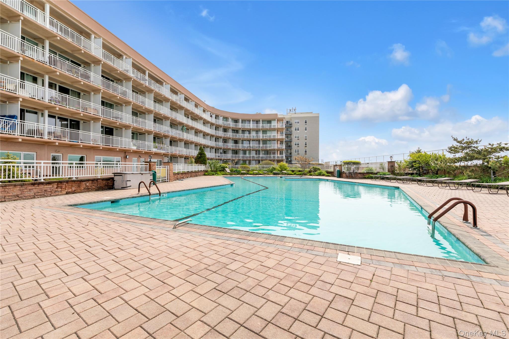 830 Shore Road # 3i, Long Beach, NY 11561