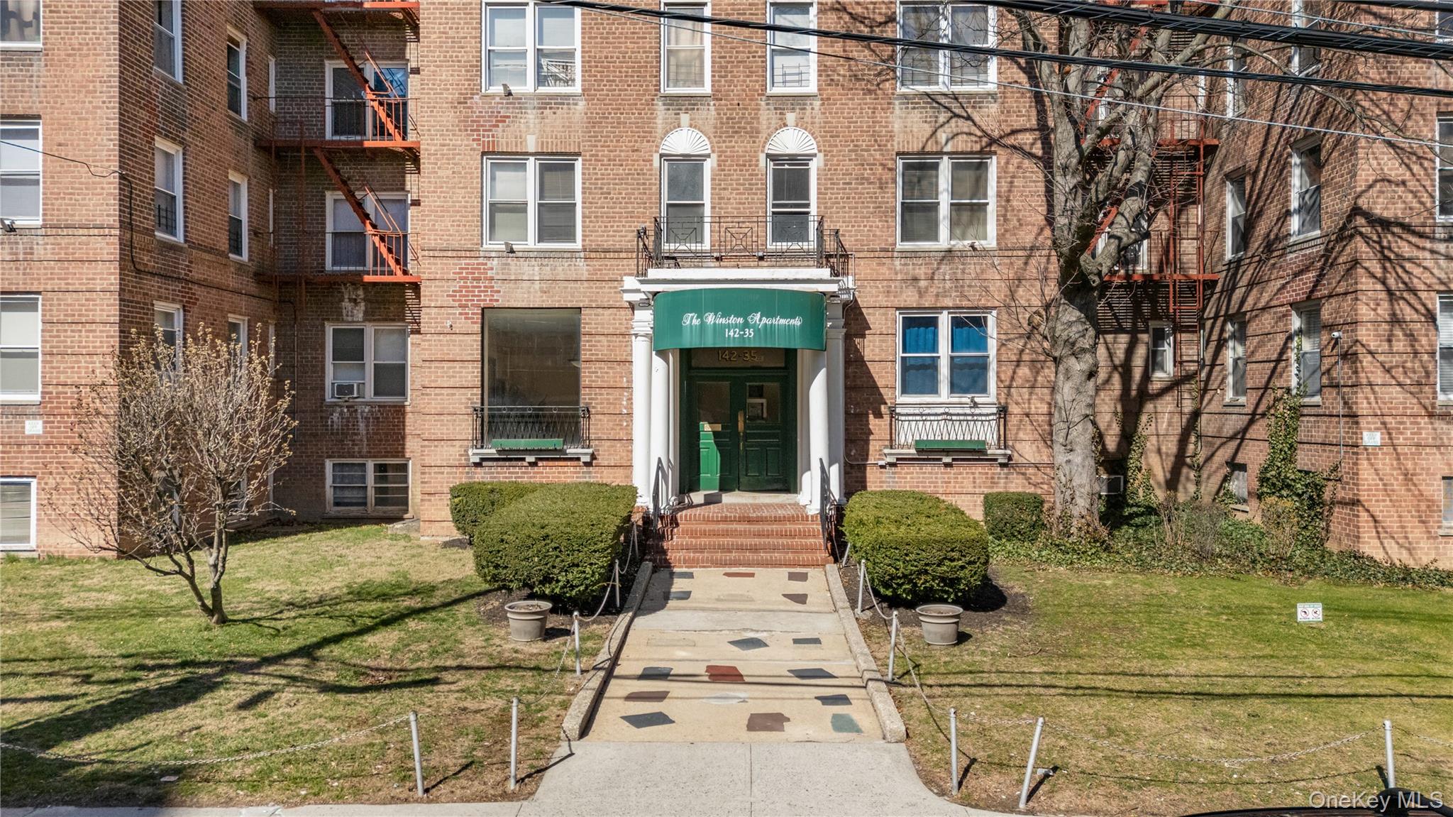 142-35 84 Drive # 6B, Briarwood, NY 11435