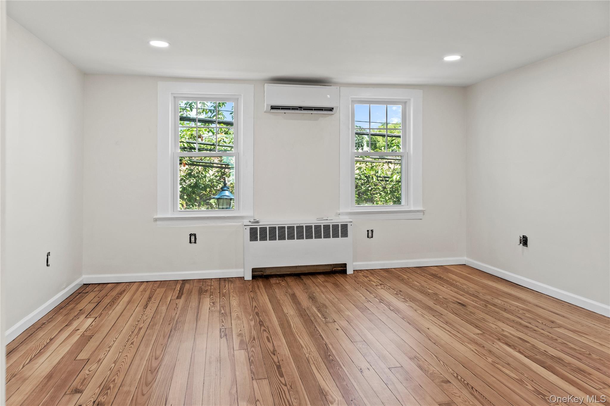 51 Spring Street # B, Oyster Bay, NY 11771