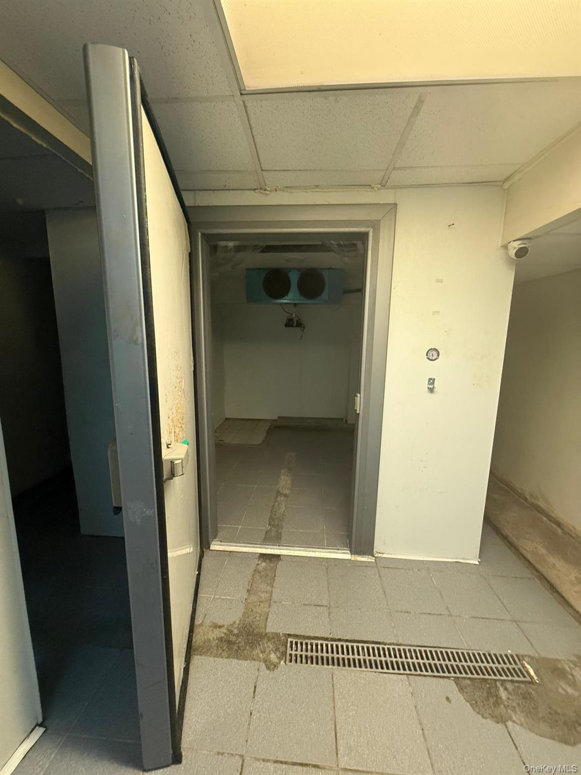 8106 broadway, Elmhurst, NY 11373