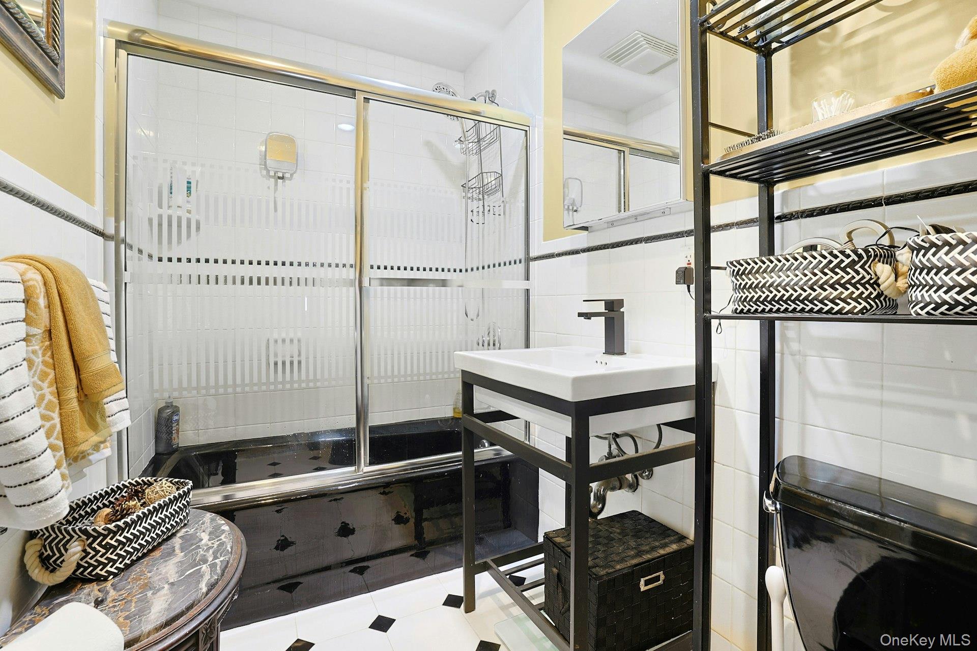 39 Neptune Avenue, New Rochelle, NY 10805