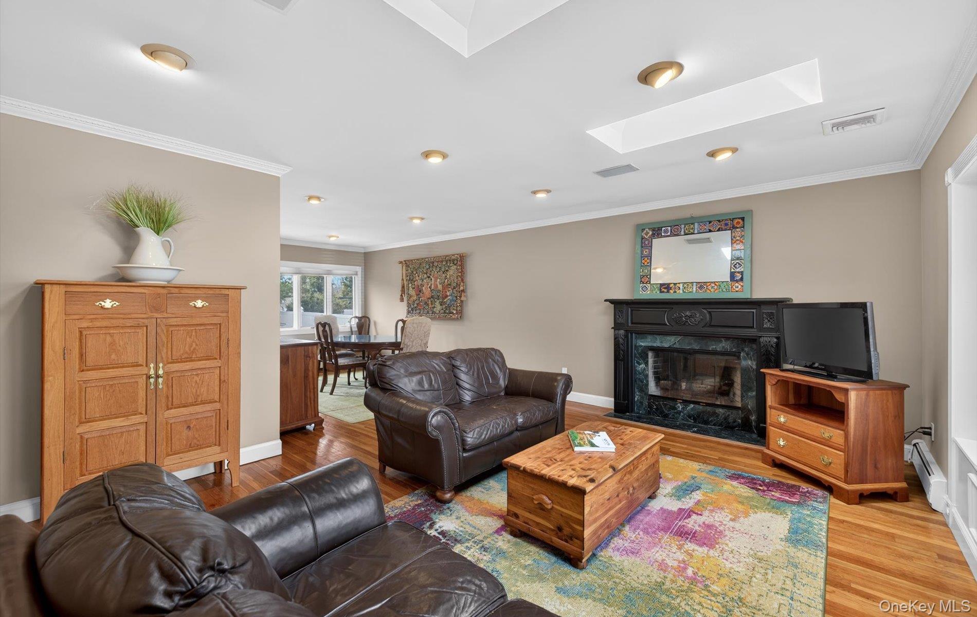 6 Wren Drive, Woodbury, NY 11797