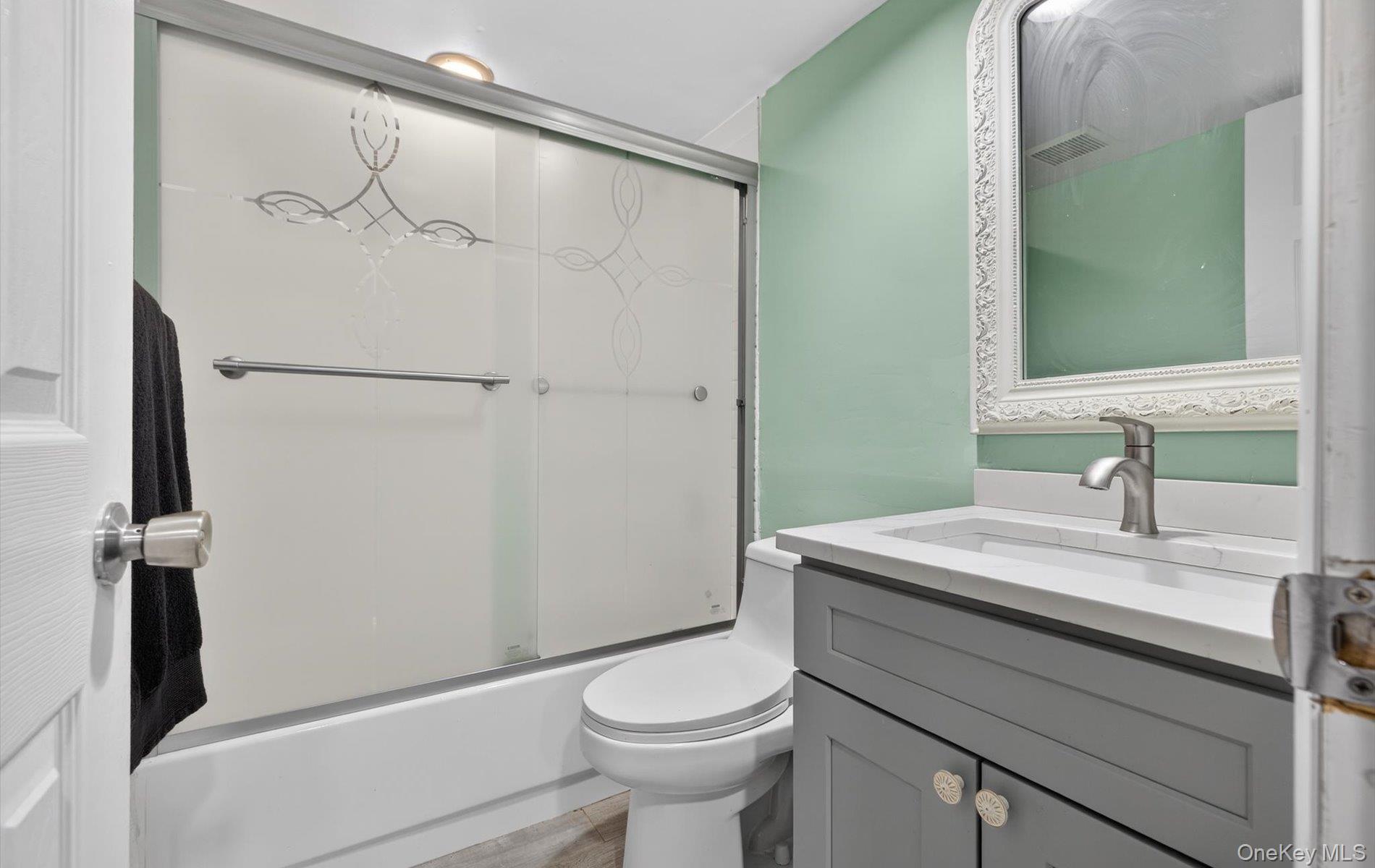 6 Wren Drive, Woodbury, NY 11797