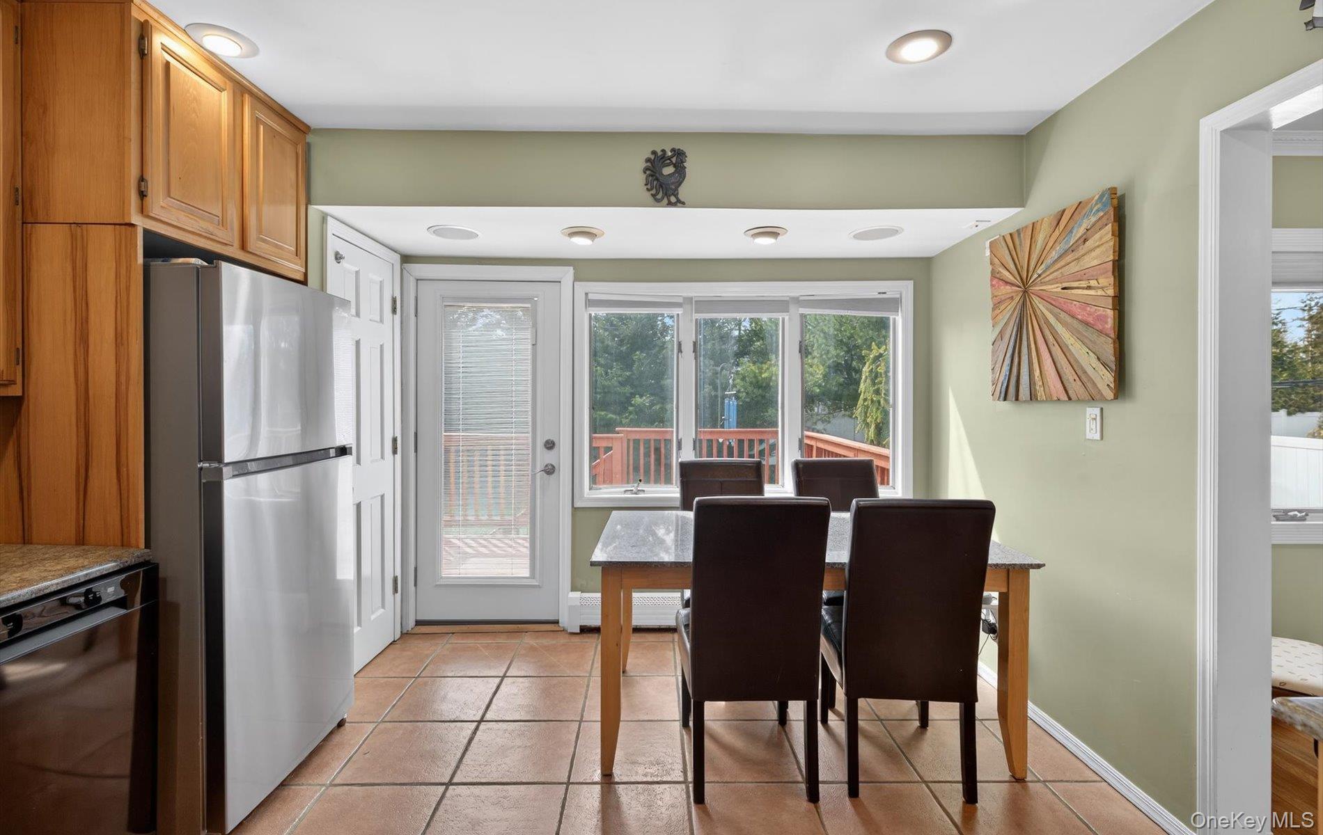 6 Wren Drive, Woodbury, NY 11797