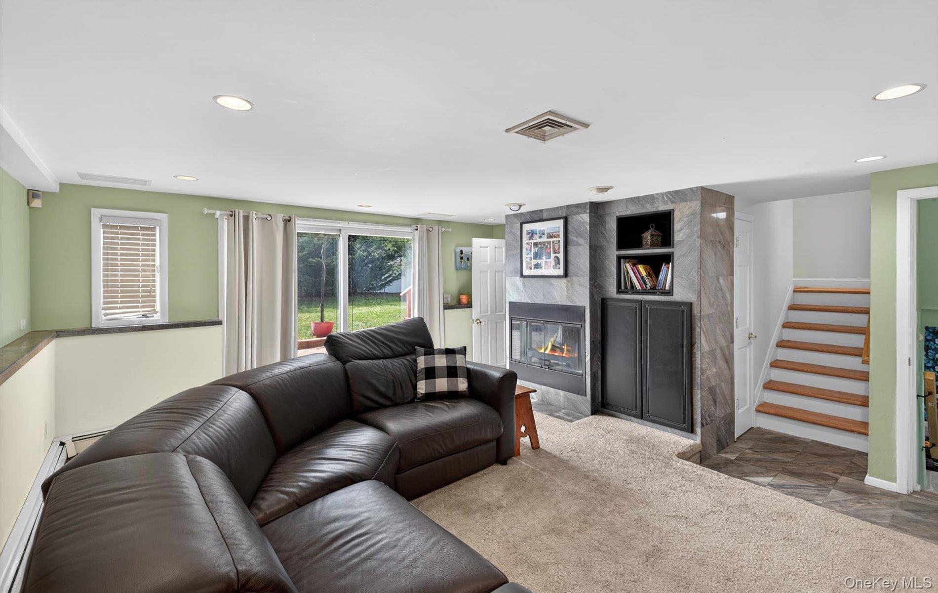 6 Wren Drive, Woodbury, NY 11797