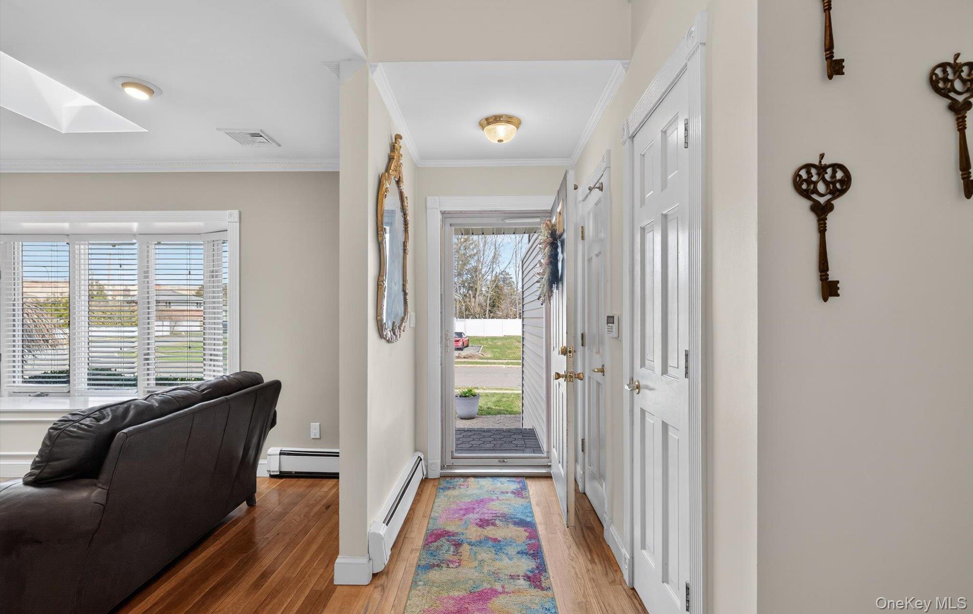 6 Wren Drive, Woodbury, NY 11797