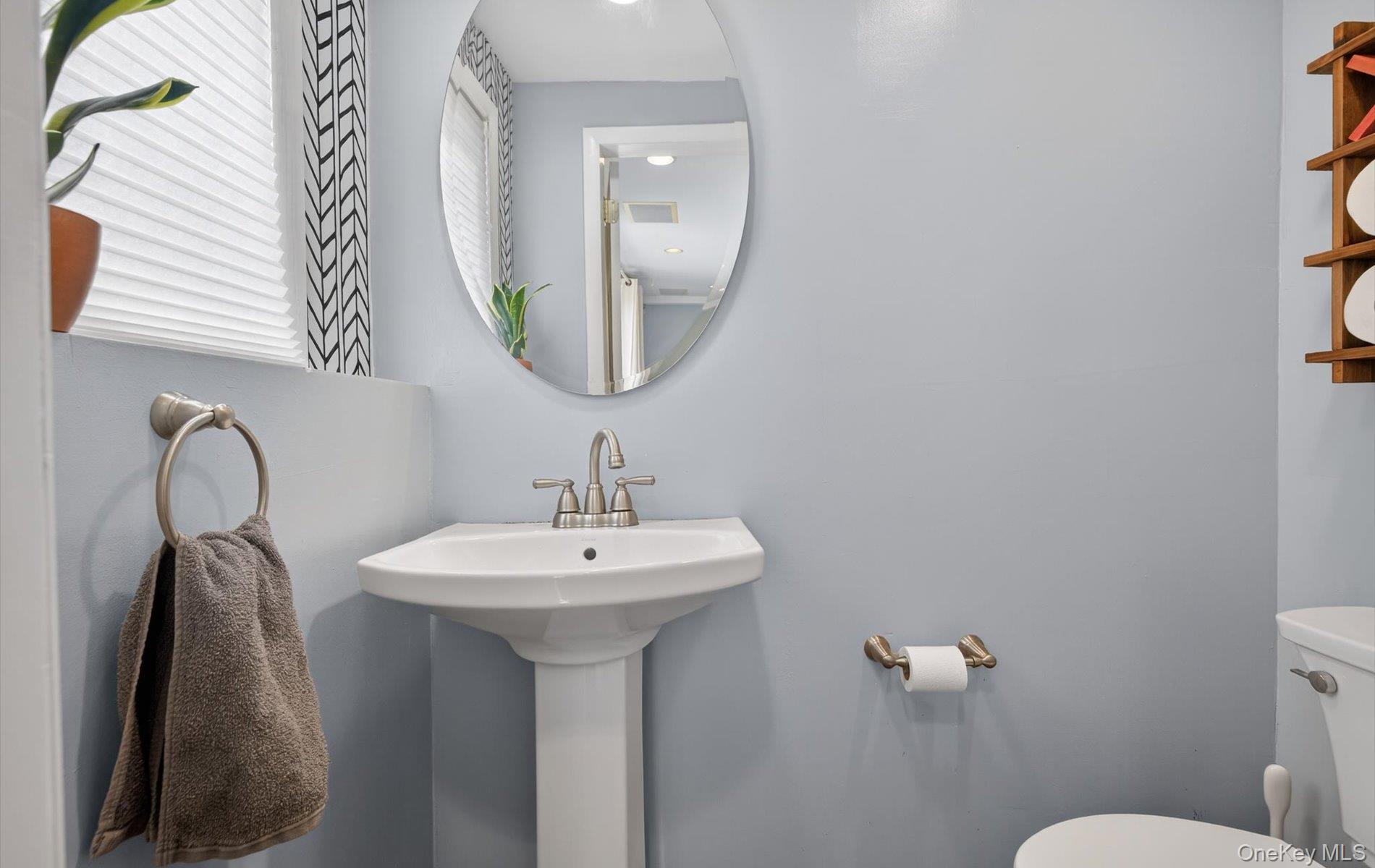 6 Wren Drive, Woodbury, NY 11797