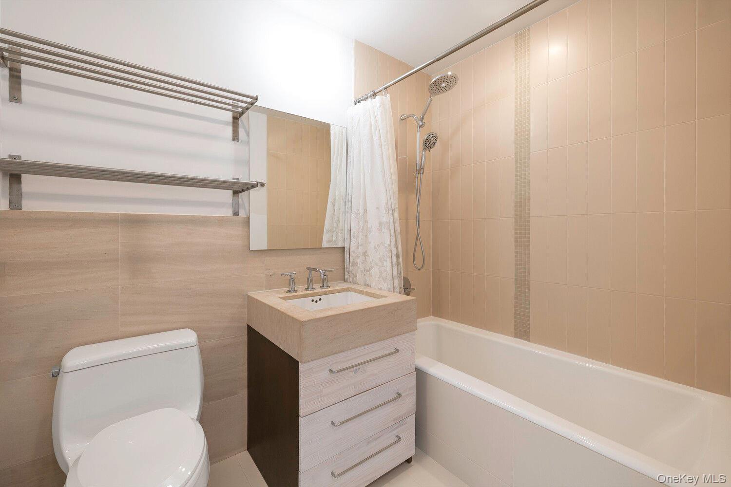 5-26 47TH Road # 3C, Queens, NY 11101