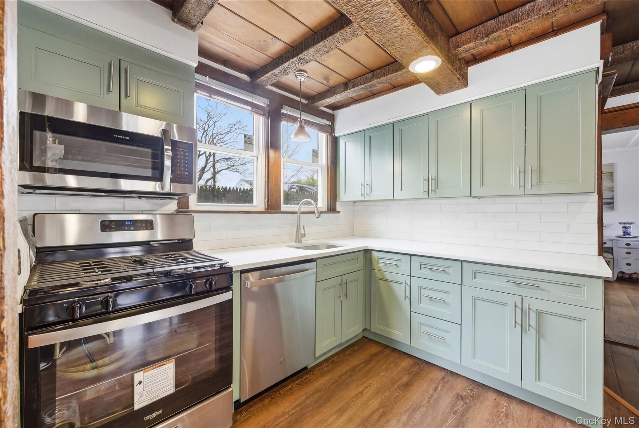 1 & 2 Finnin Place, Bayville, NY 11709