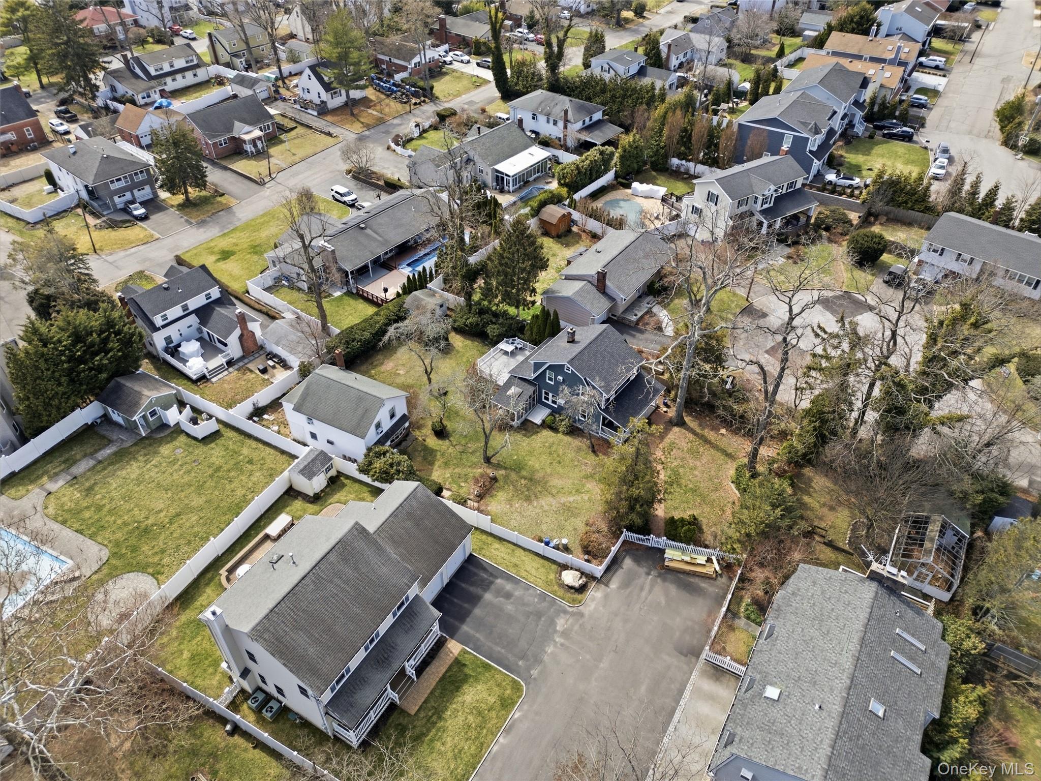 1 & 2 Finnin Place, Bayville, NY 11709