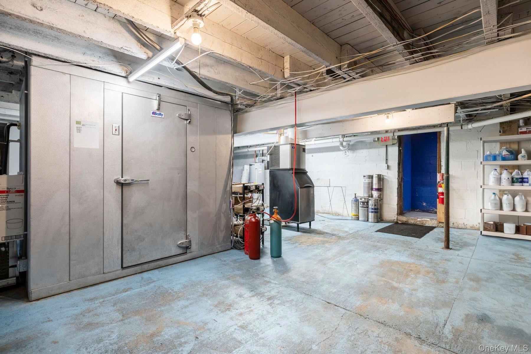 7588 N Broadway, Red Hook, NY 12571