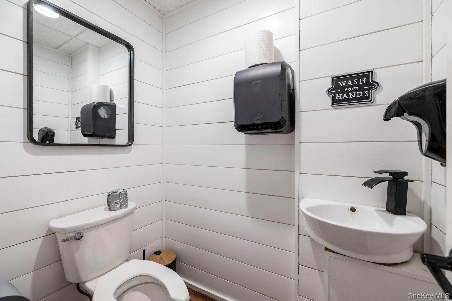 7588 N Broadway, Red Hook, NY 12571