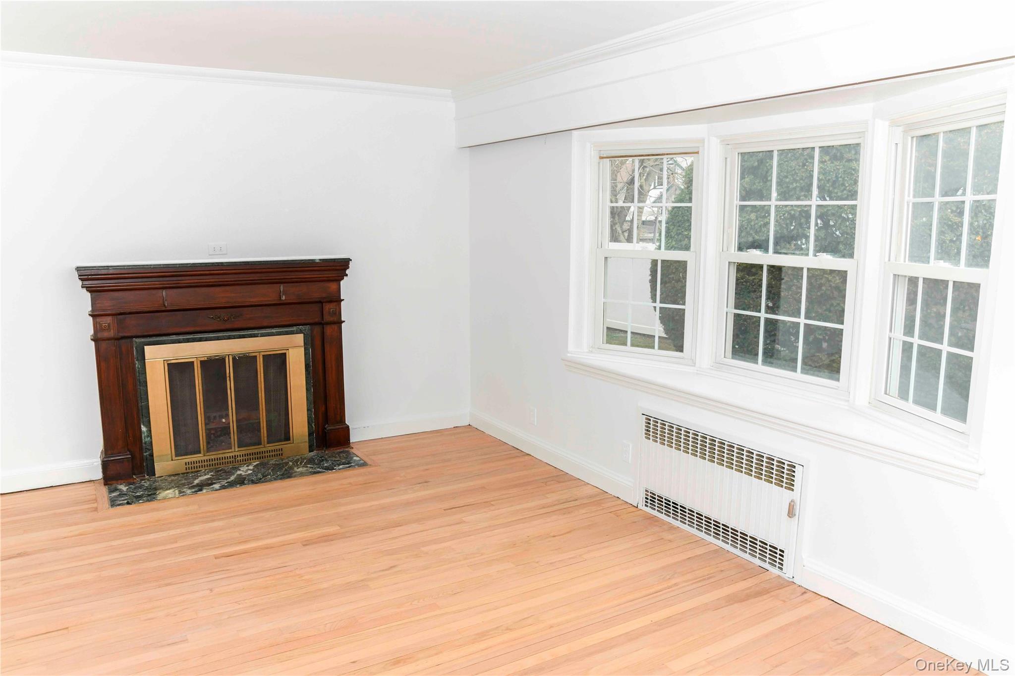 138 Chestnut Street, Lynbrook, NY 11563