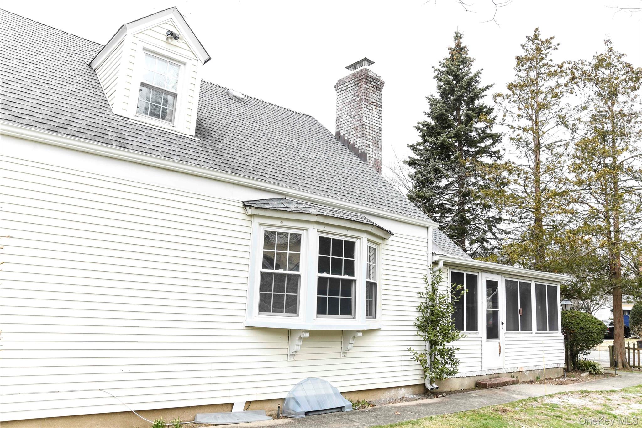 138 Chestnut Street, Lynbrook, NY 11563