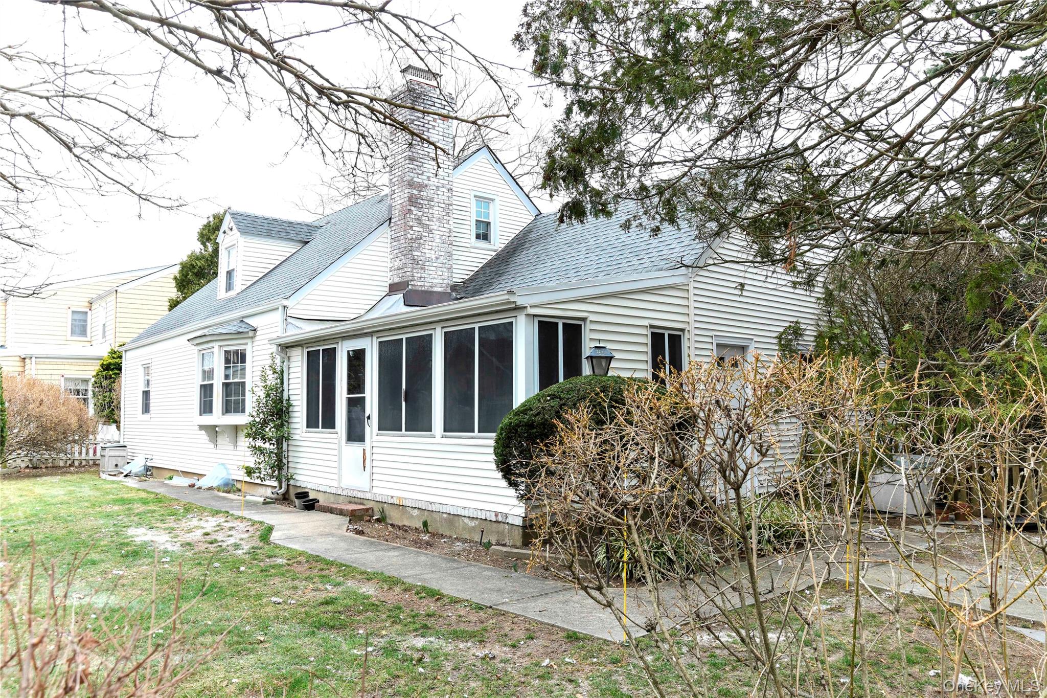 138 Chestnut Street, Lynbrook, NY 11563