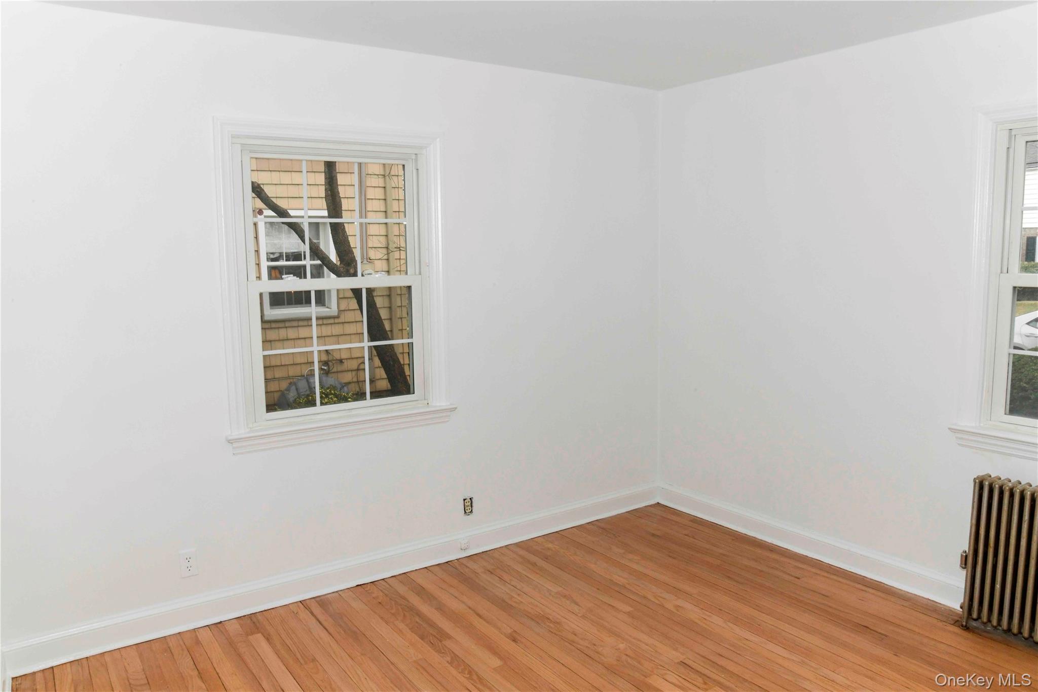 138 Chestnut Street, Lynbrook, NY 11563