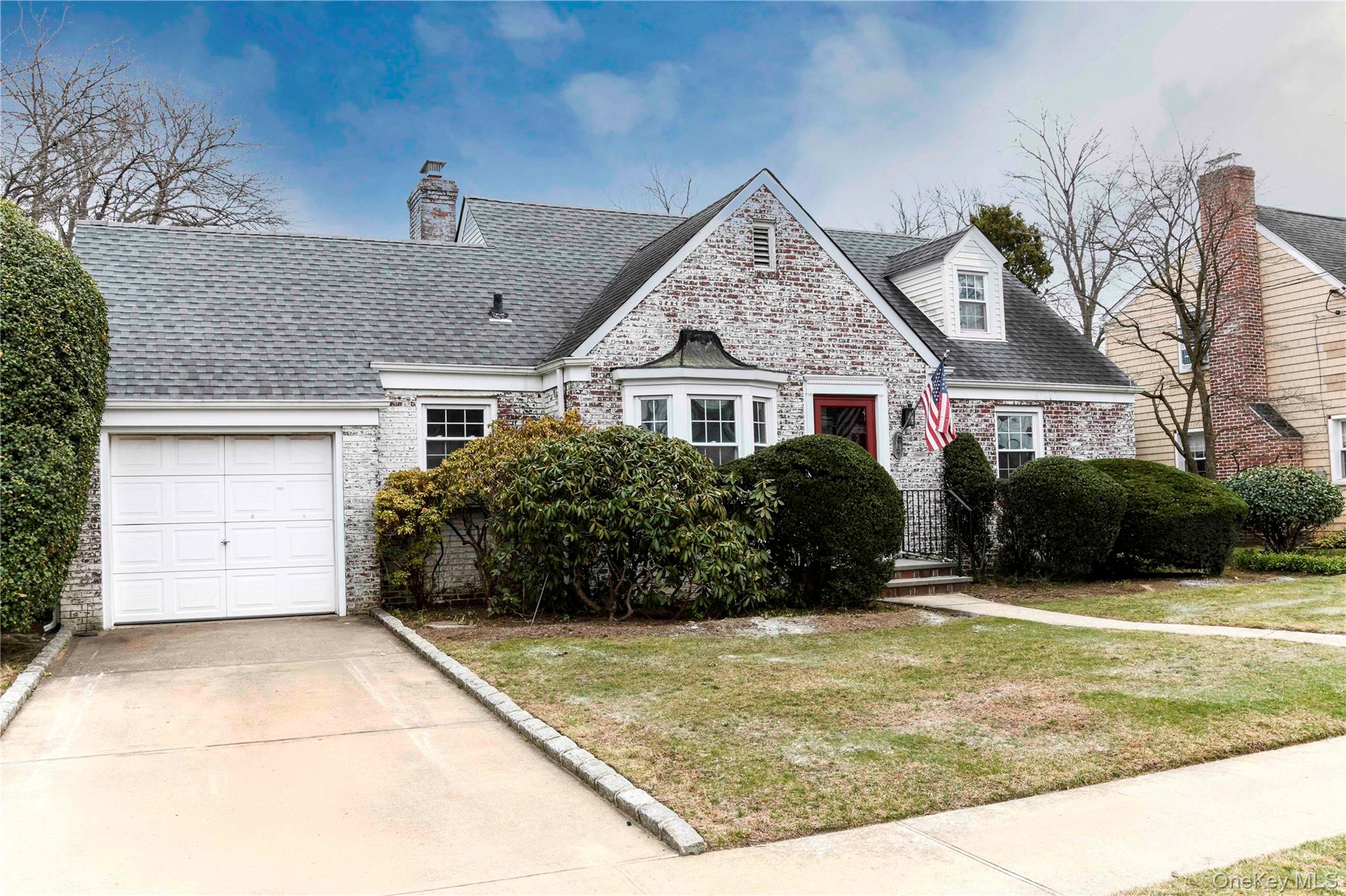 138 Chestnut Street, Lynbrook, NY 11563