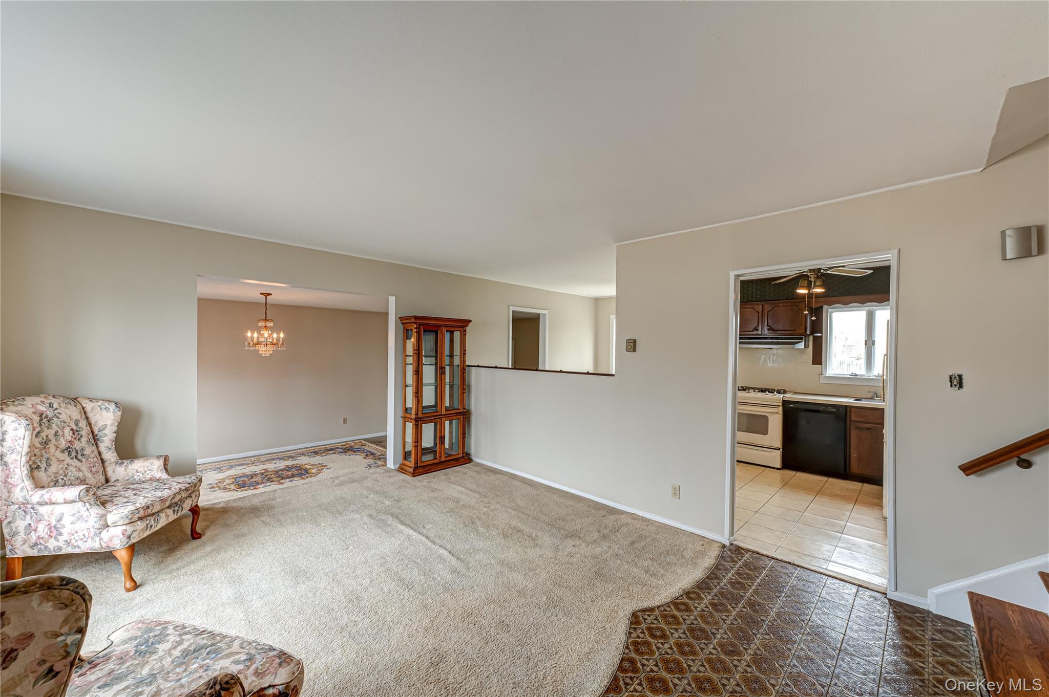 855 Pease Lane, West Islip, NY 11795