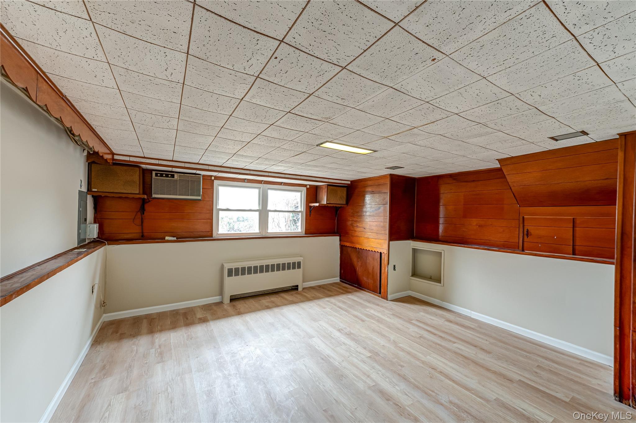 855 Pease Lane, West Islip, NY 11795