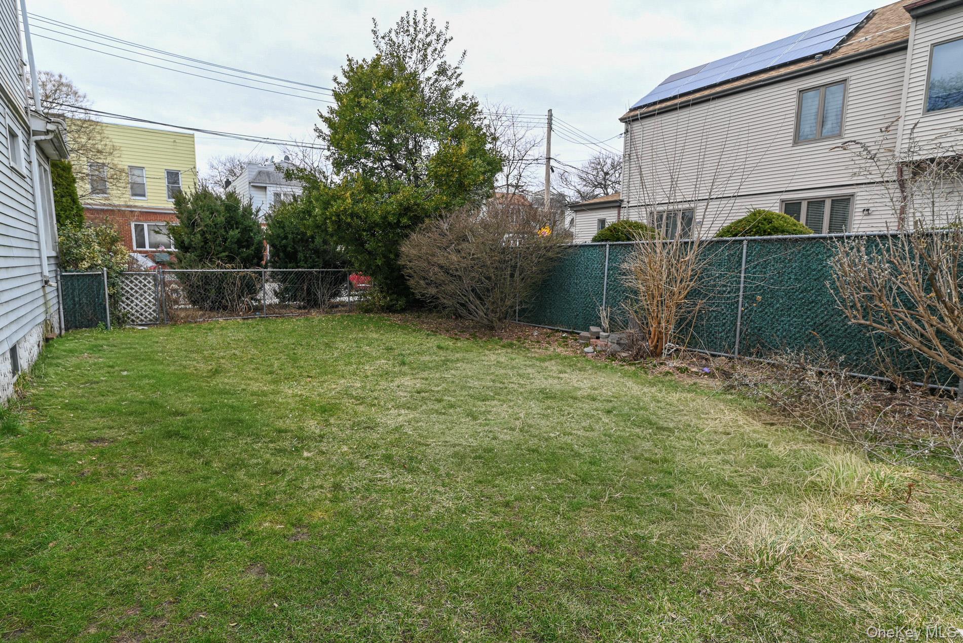 7025 71st Place, Glendale, NY 11385