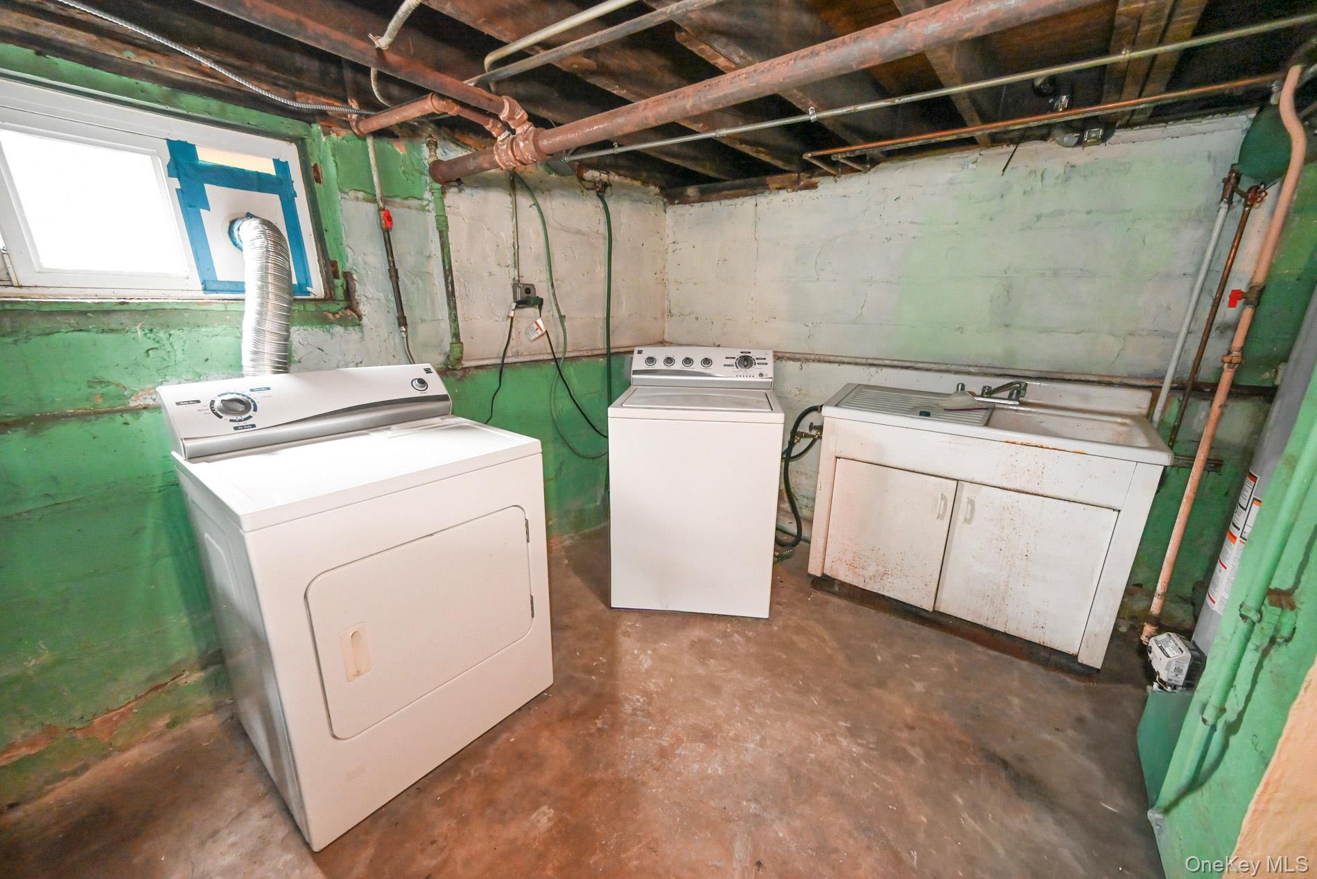 7025 71st Place, Glendale, NY 11385