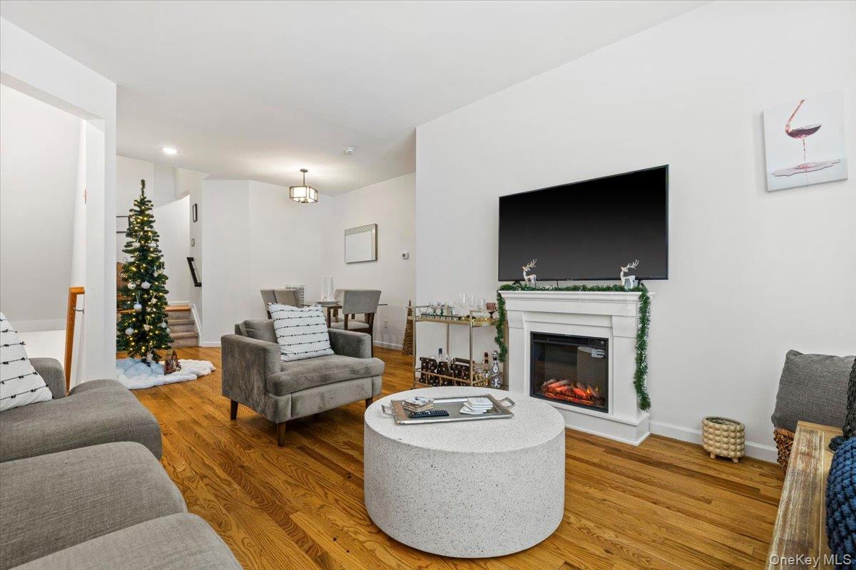 17 Woodrose Court, Middletown, NY 10940