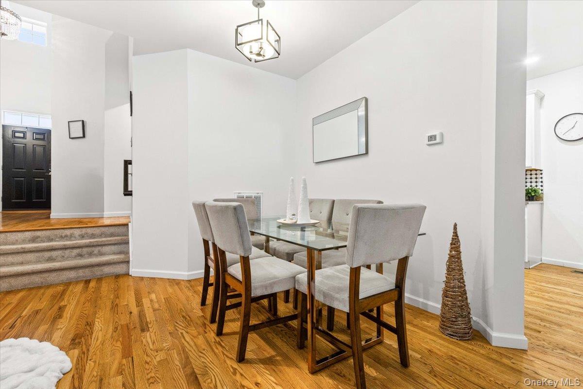 17 Woodrose Court, Middletown, NY 10940