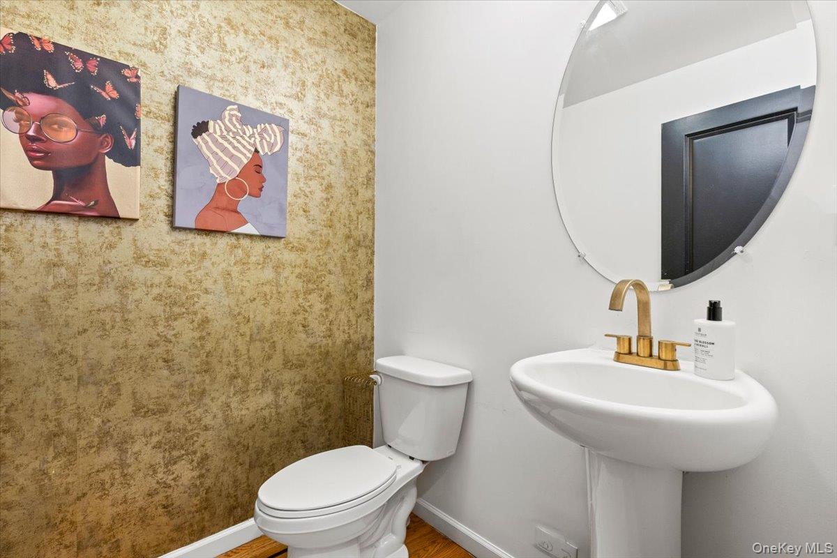 17 Woodrose Court, Middletown, NY 10940