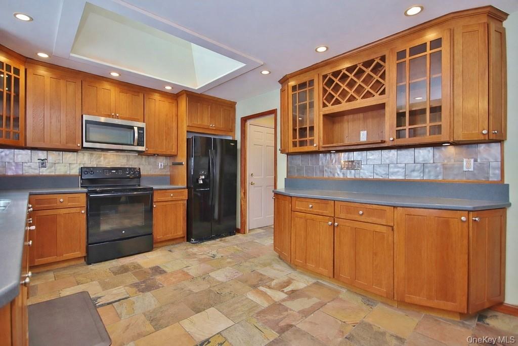 9 Crescent Lane, Putnam Valley, NY 10579