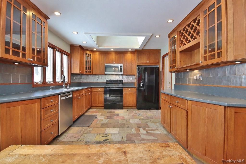 9 Crescent Lane, Putnam Valley, NY 10579