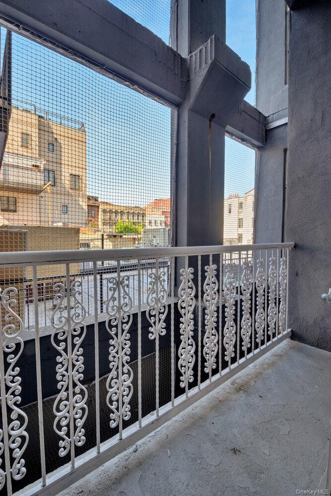 689 MYRTLE Avenue # 2H, Brooklyn, NY 11205