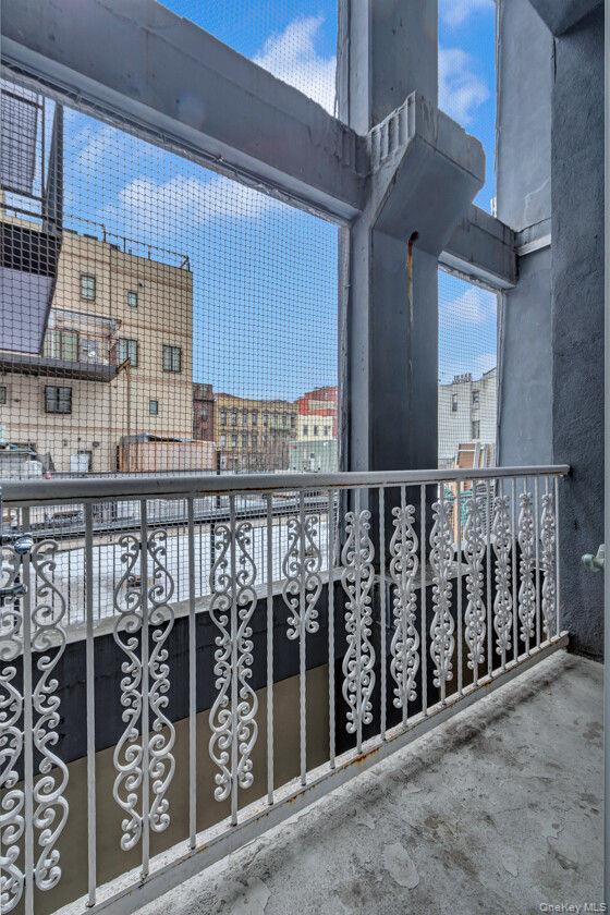 689 MYRTLE Avenue # 2H, Brooklyn, NY 11205