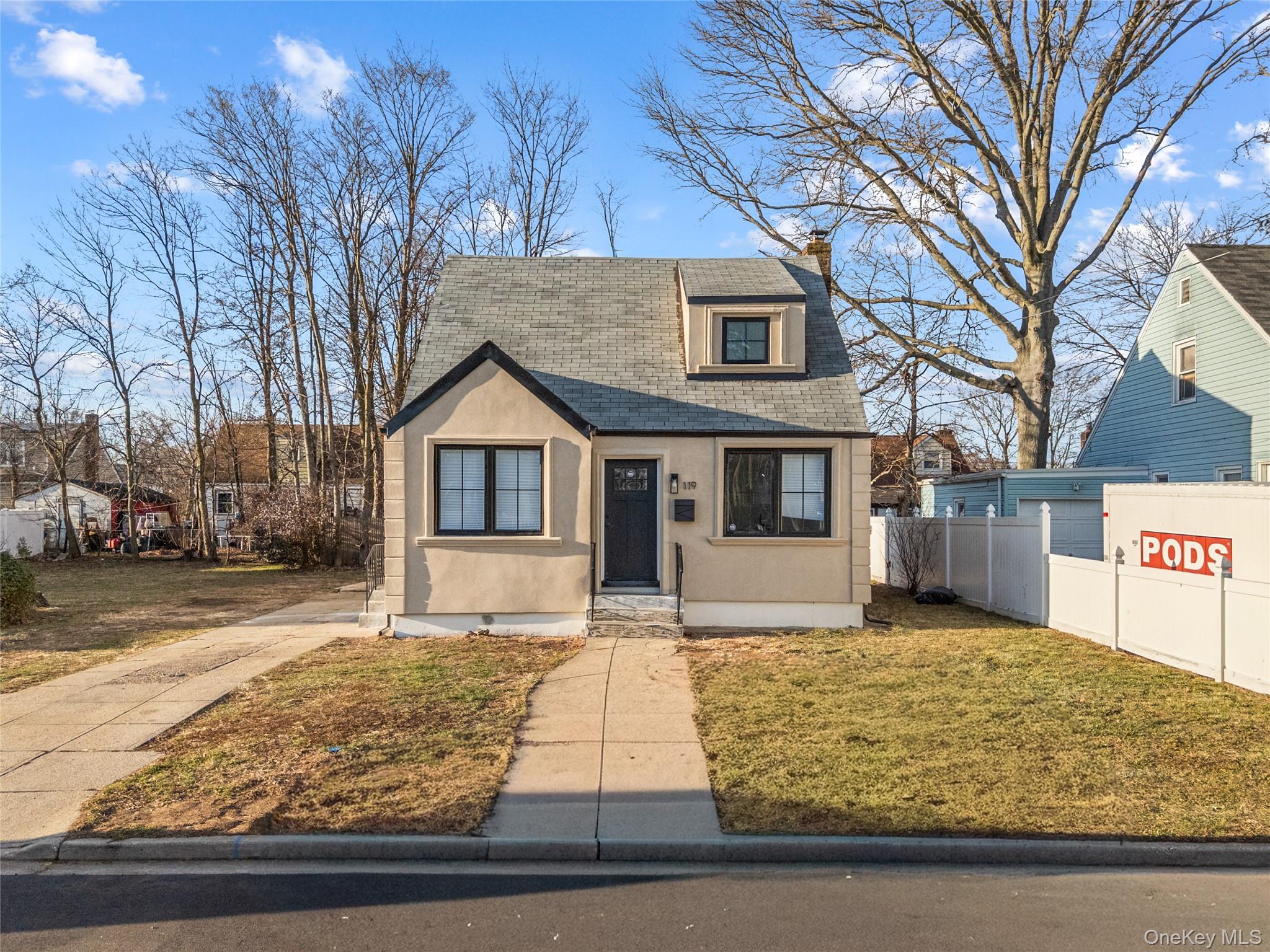 119 E Pennywood Avenue, Roosevelt, NY 11575