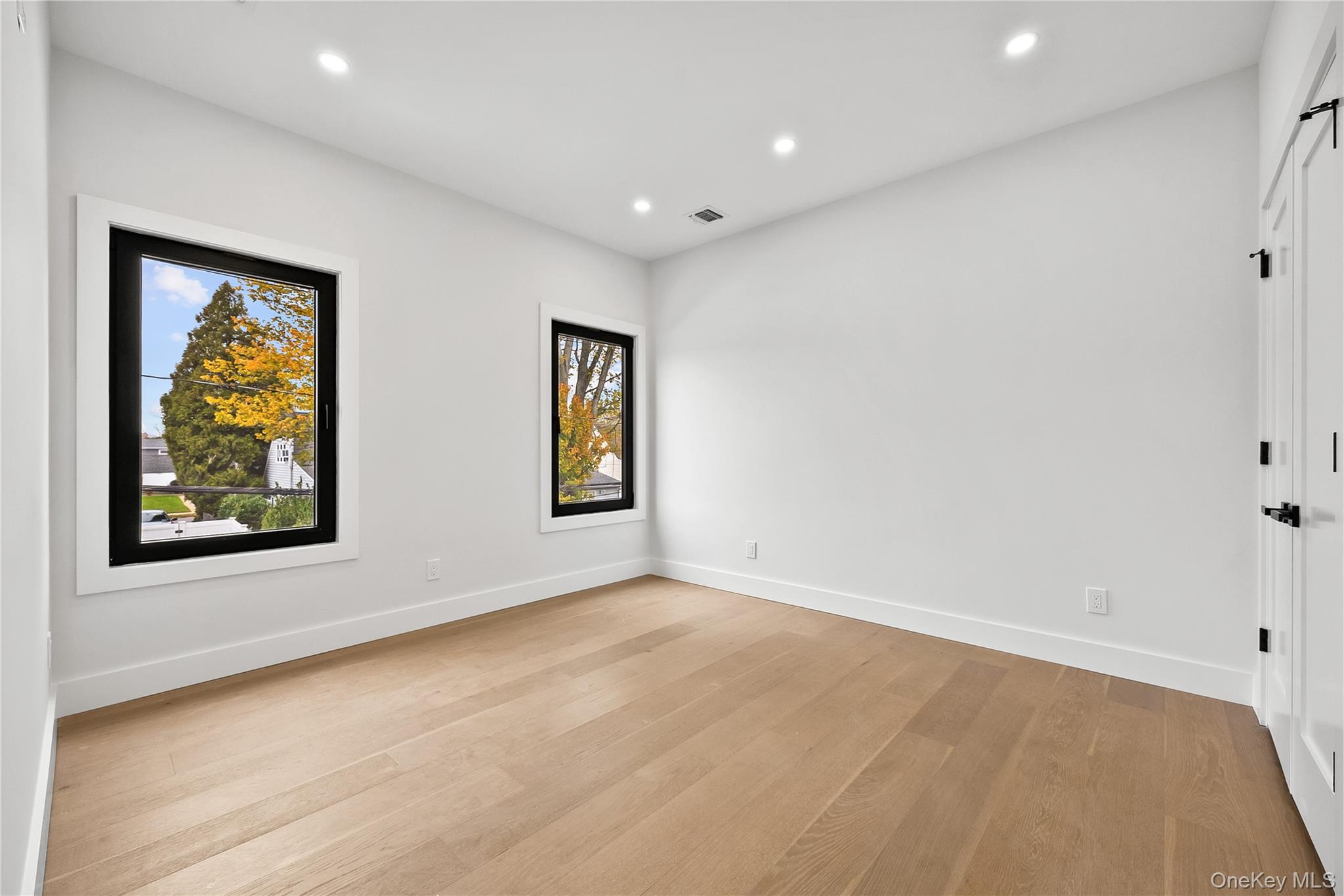 48 Martin Lane, Westbury, NY 11590