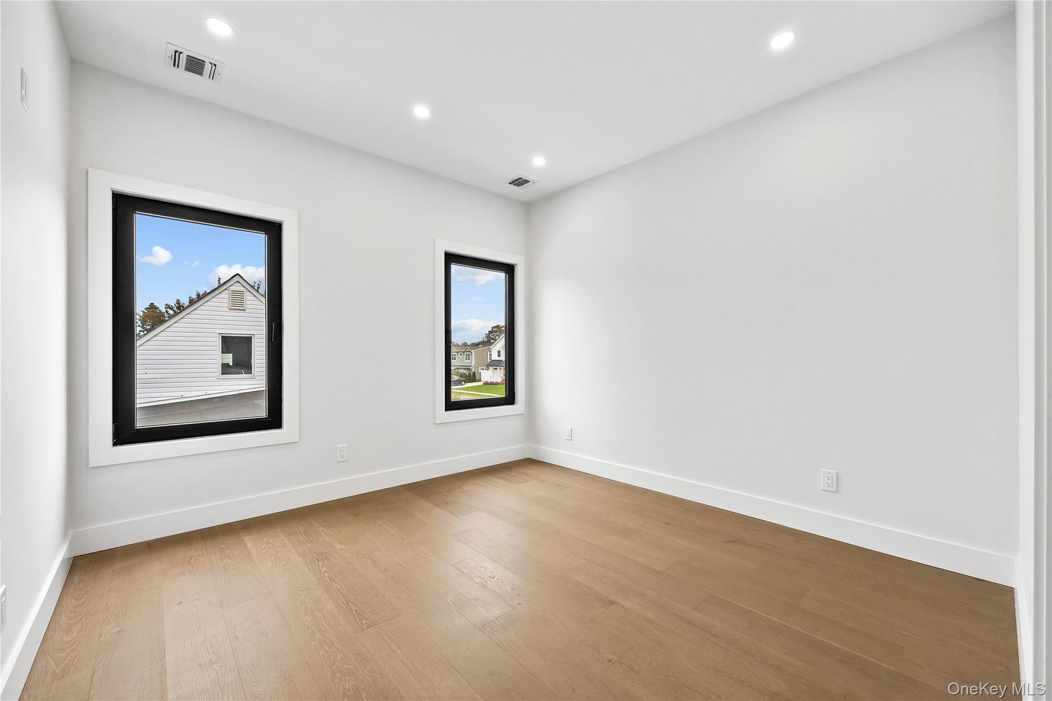 48 Martin Lane, Westbury, NY 11590