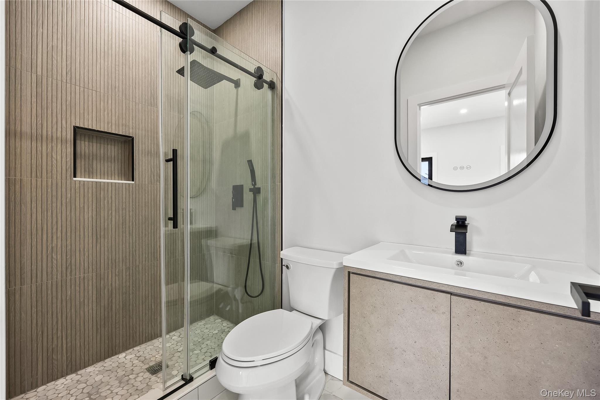 48 Martin Lane, Westbury, NY 11590