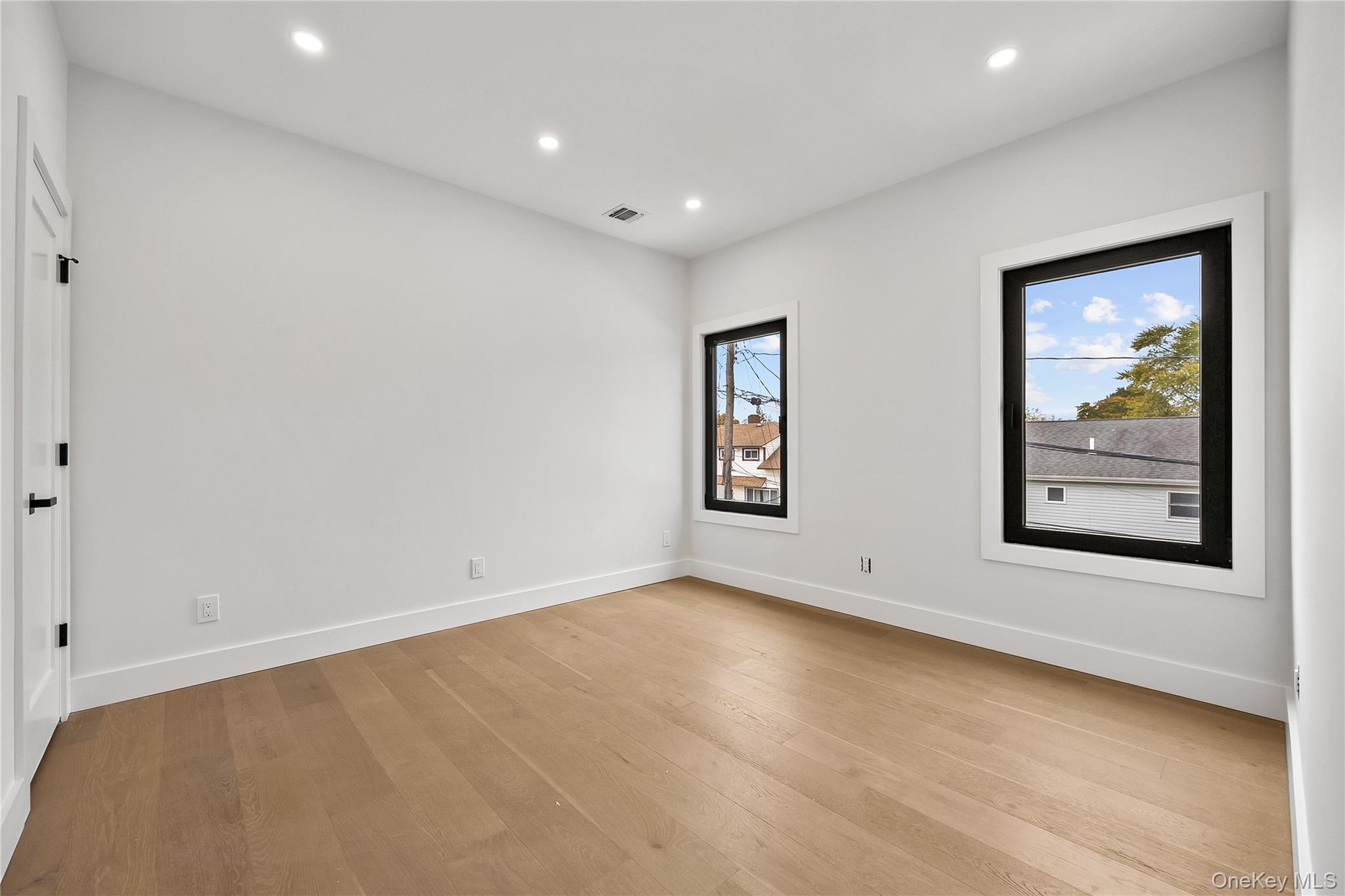 48 Martin Lane, Westbury, NY 11590