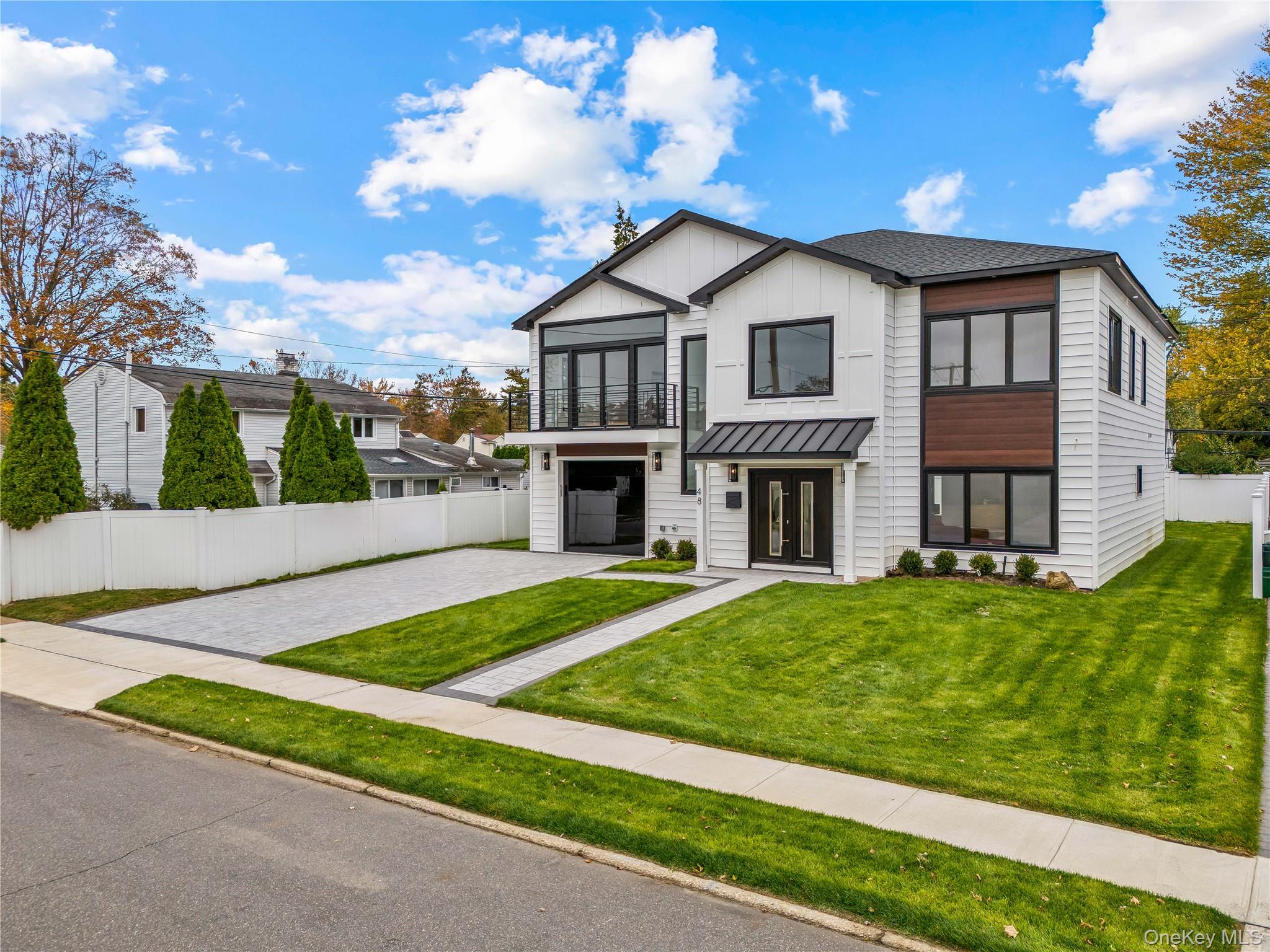 48 Martin Lane, Westbury, NY 11590