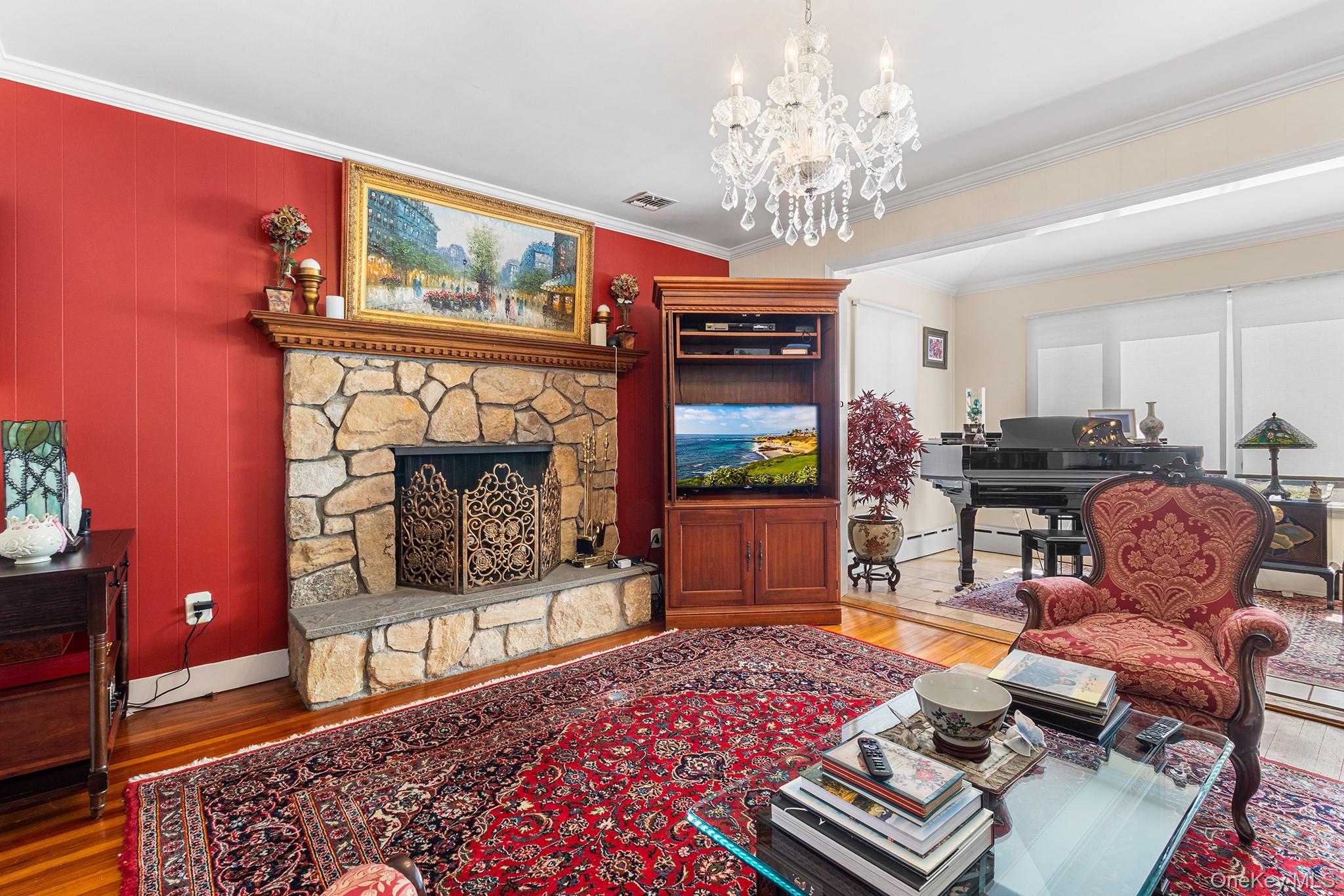 46 Riggs Place, Locust Valley, NY 11560