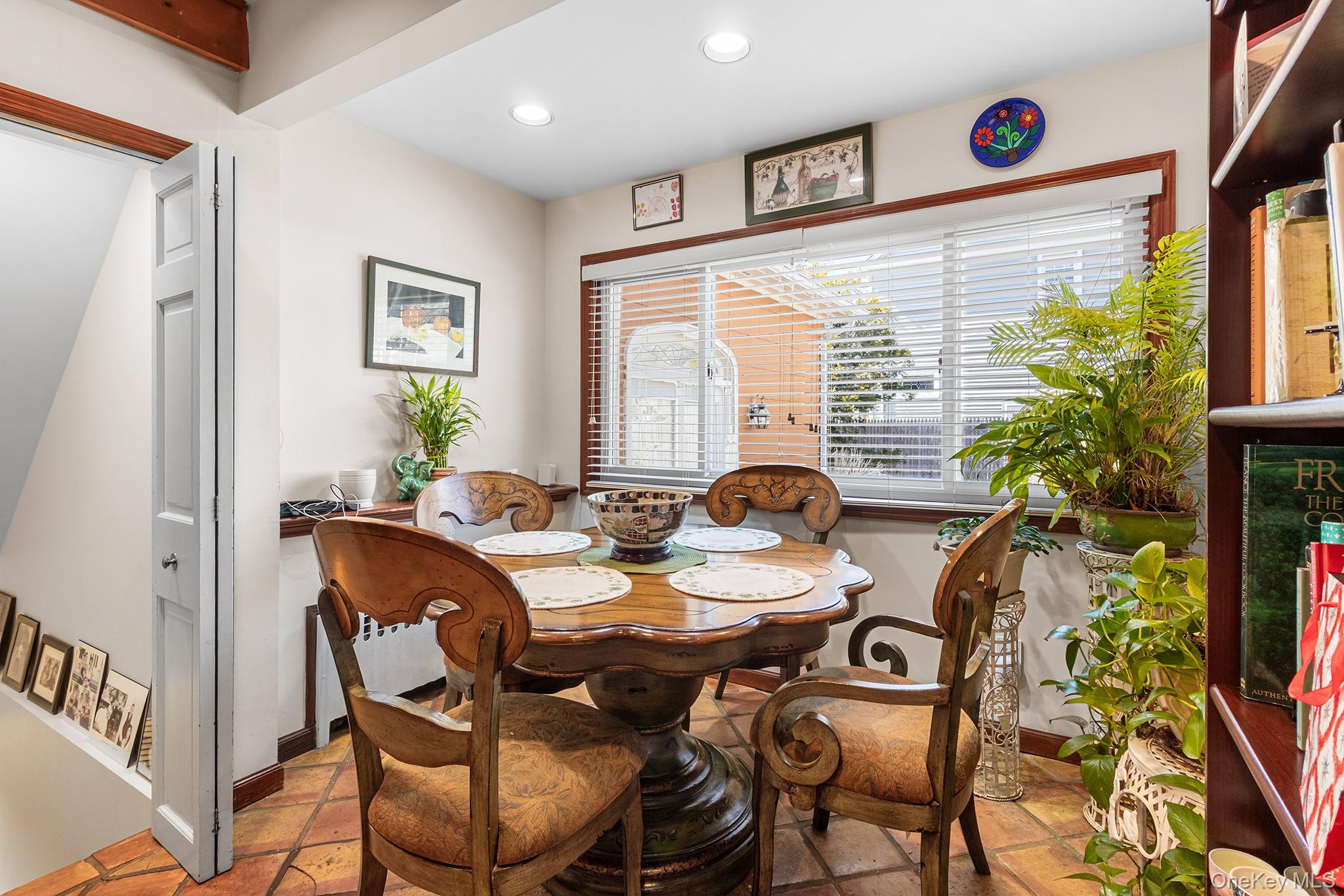 46 Riggs Place, Locust Valley, NY 11560