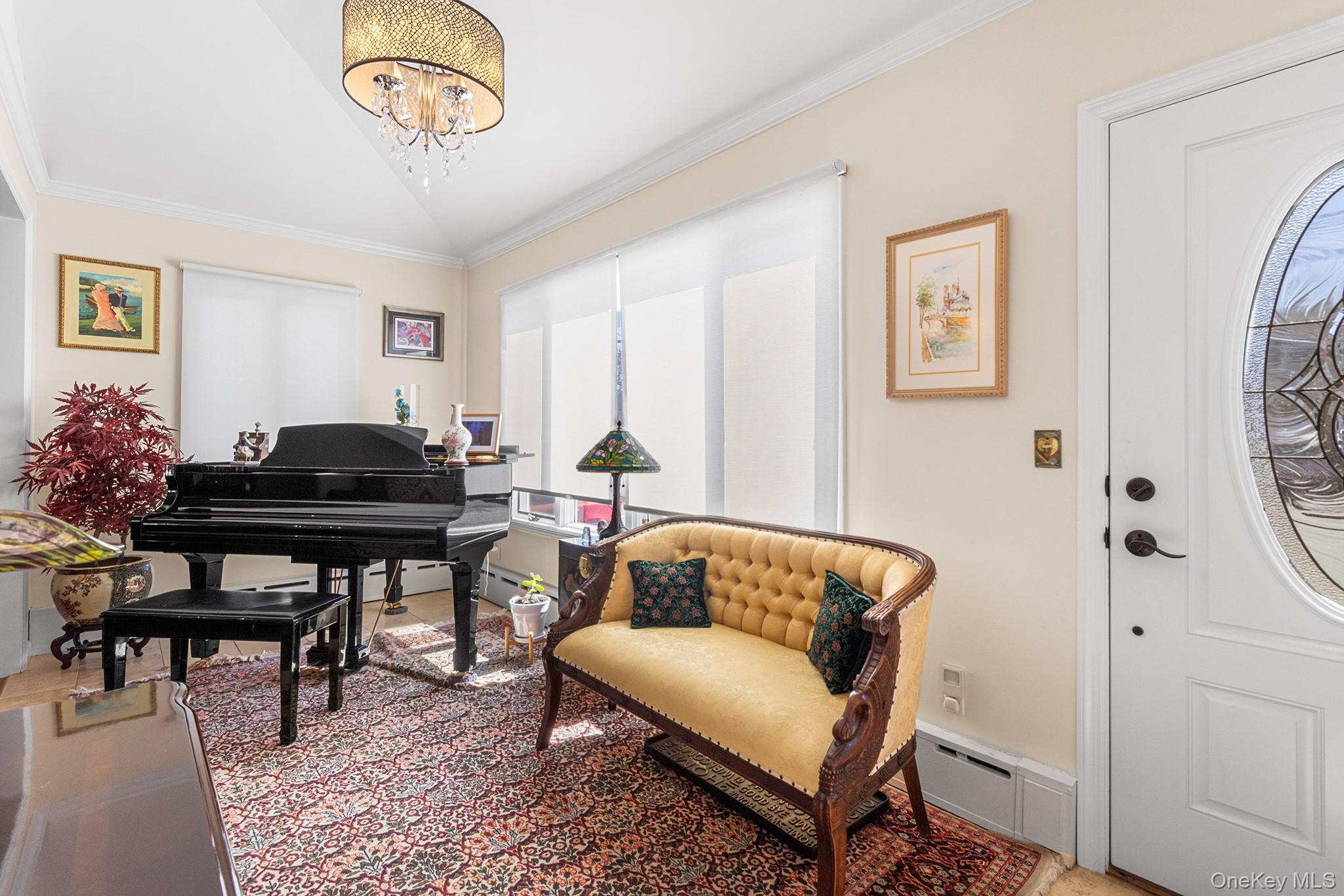 46 Riggs Place, Locust Valley, NY 11560