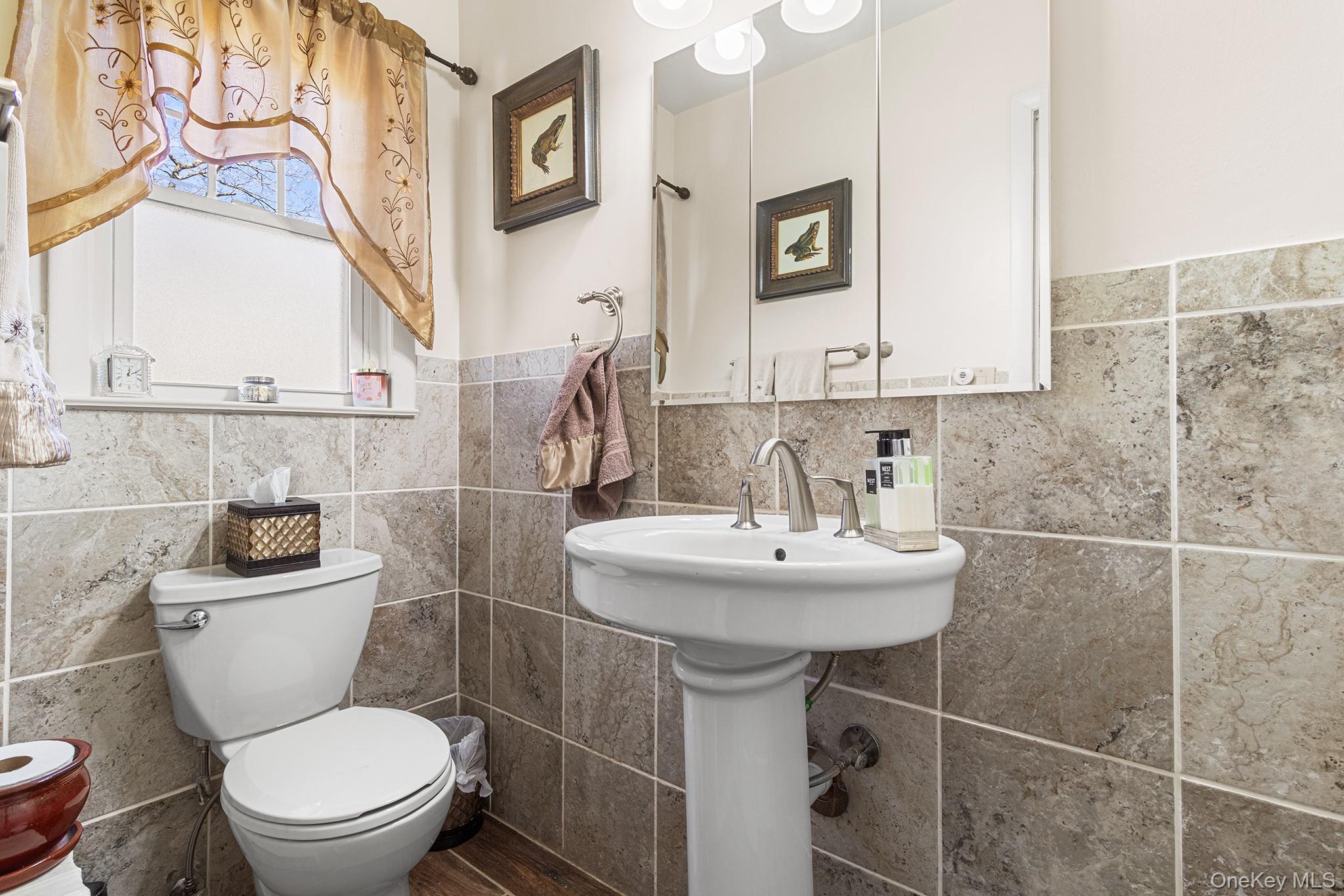 46 Riggs Place, Locust Valley, NY 11560