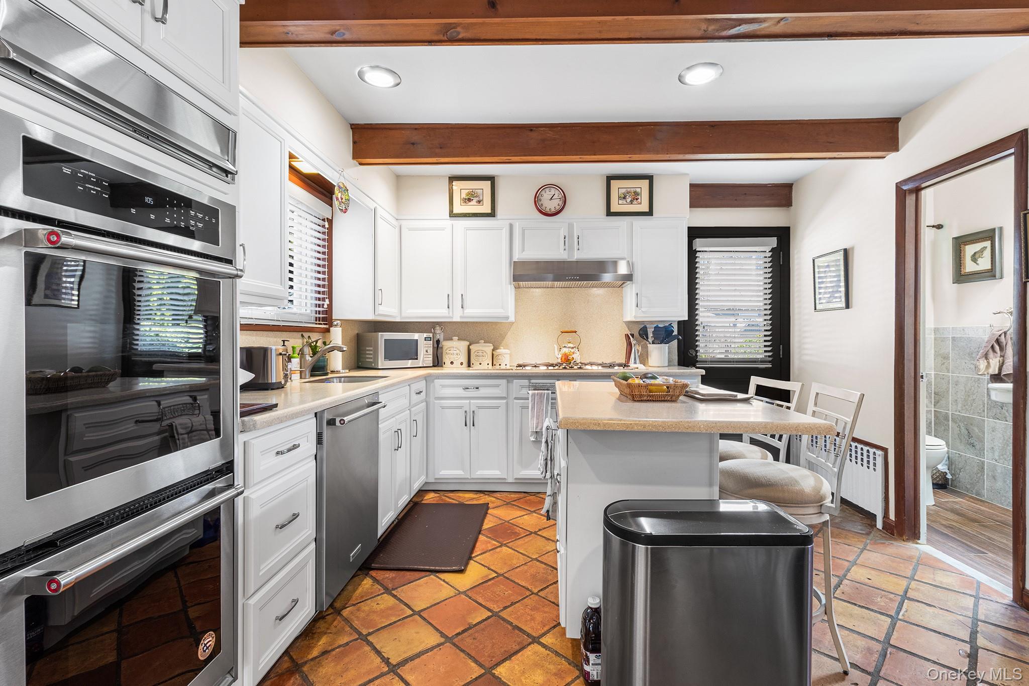 46 Riggs Place, Locust Valley, NY 11560