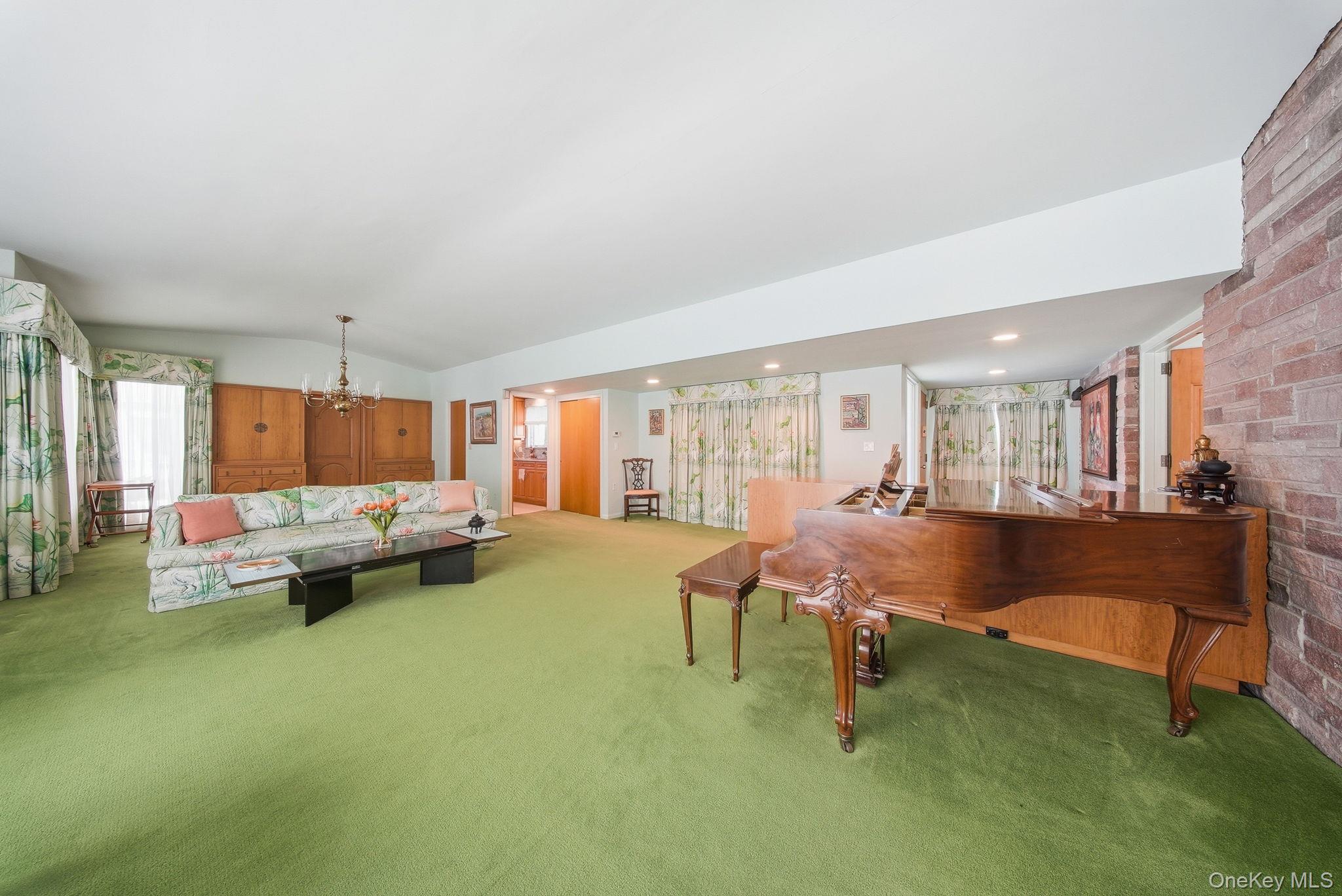 736 State Route 94 N, Warwick, NY 10990