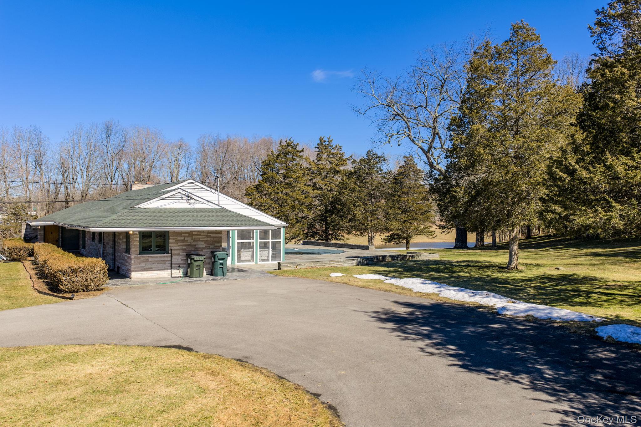 736 State Route 94 N, Warwick, NY 10990