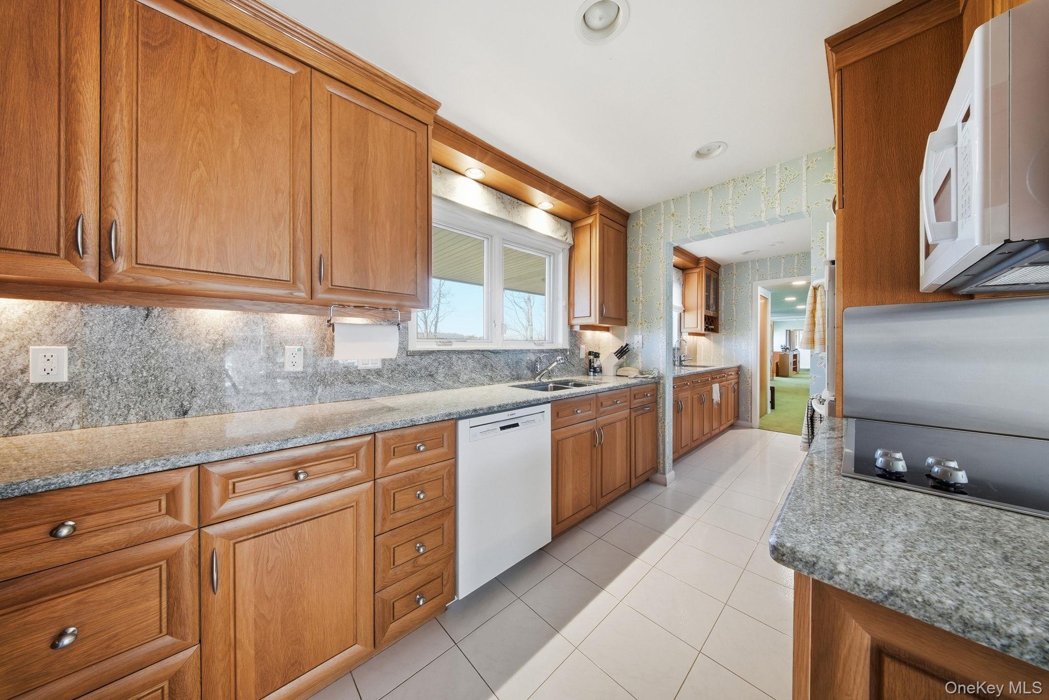 736 State Route 94 N, Warwick, NY 10990